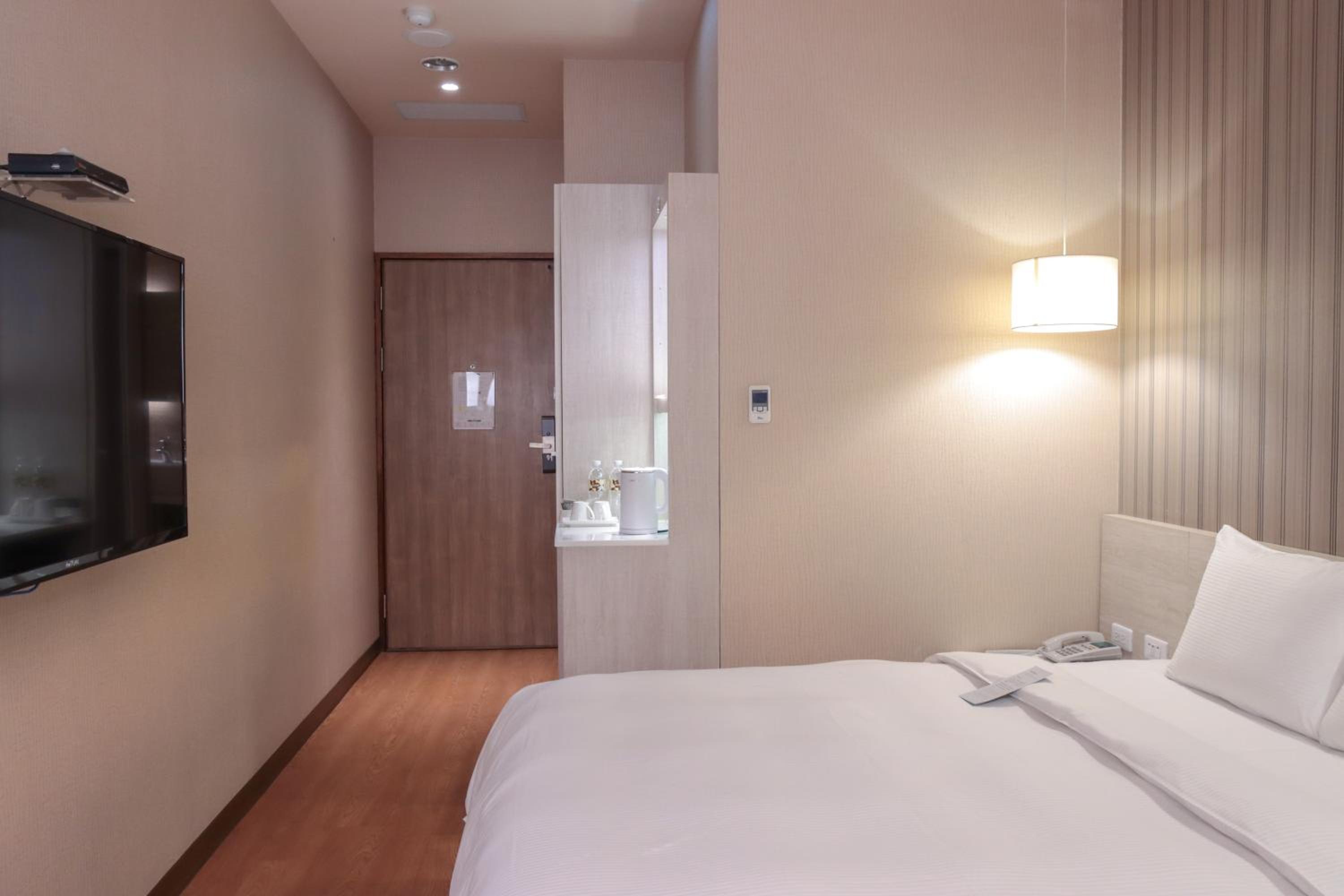 Standard Double Room - Photo 4