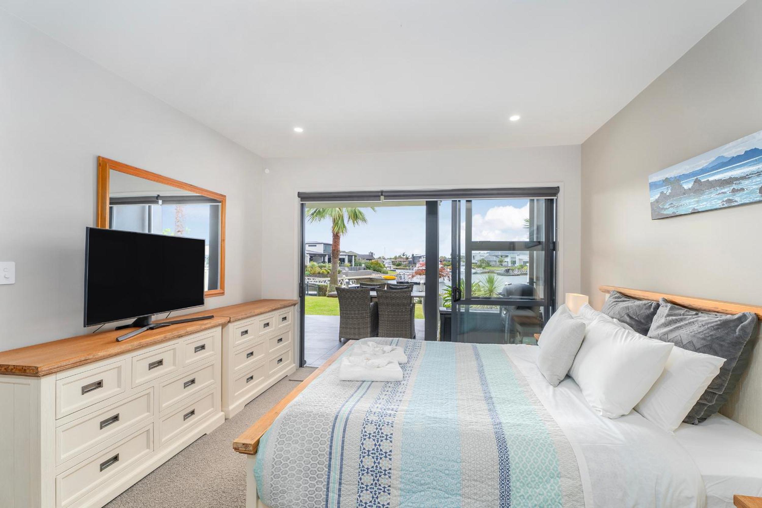 Two-Bedroom Family Suite - Water Front  photo 3