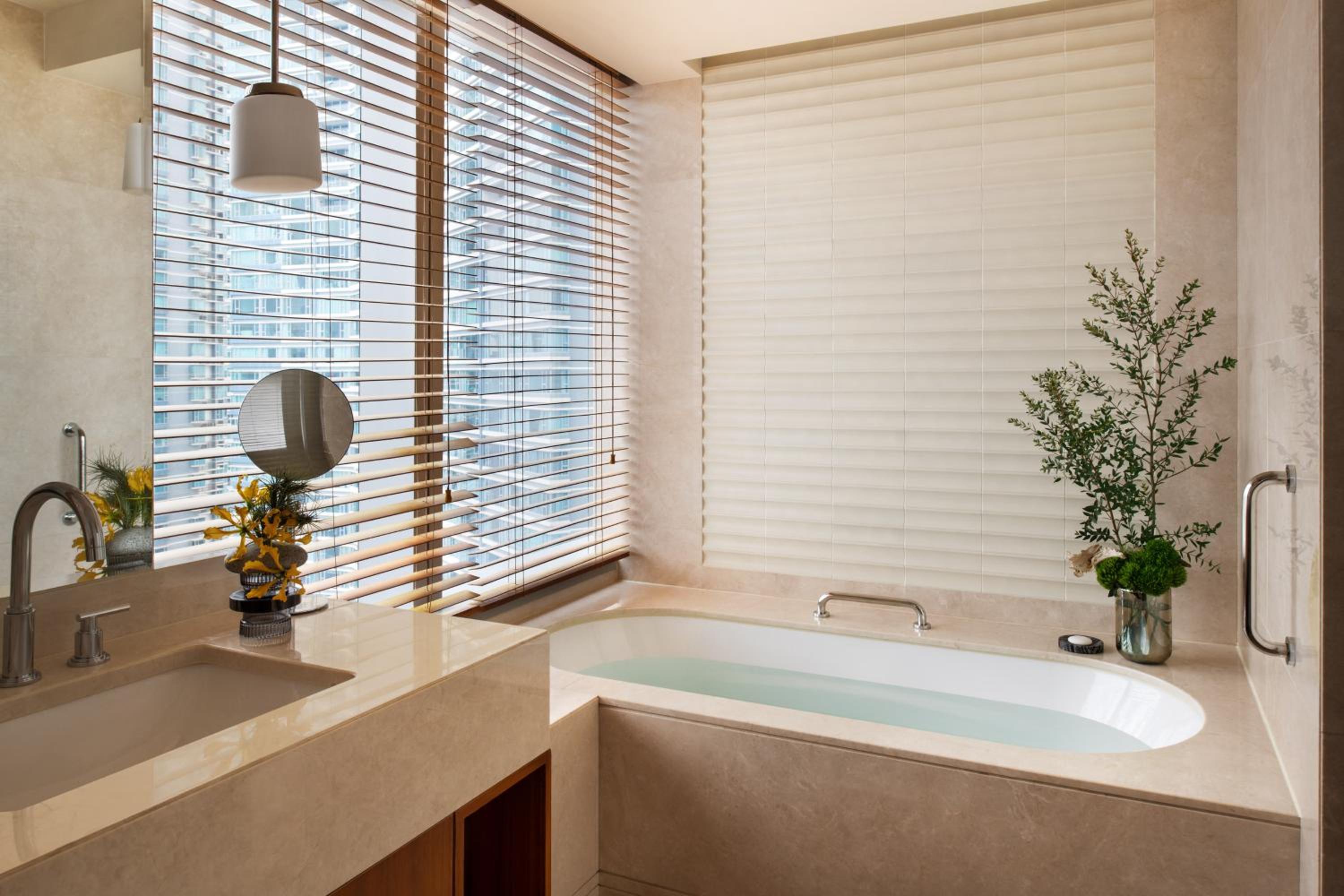 Deluxe City View Room - Photo 3