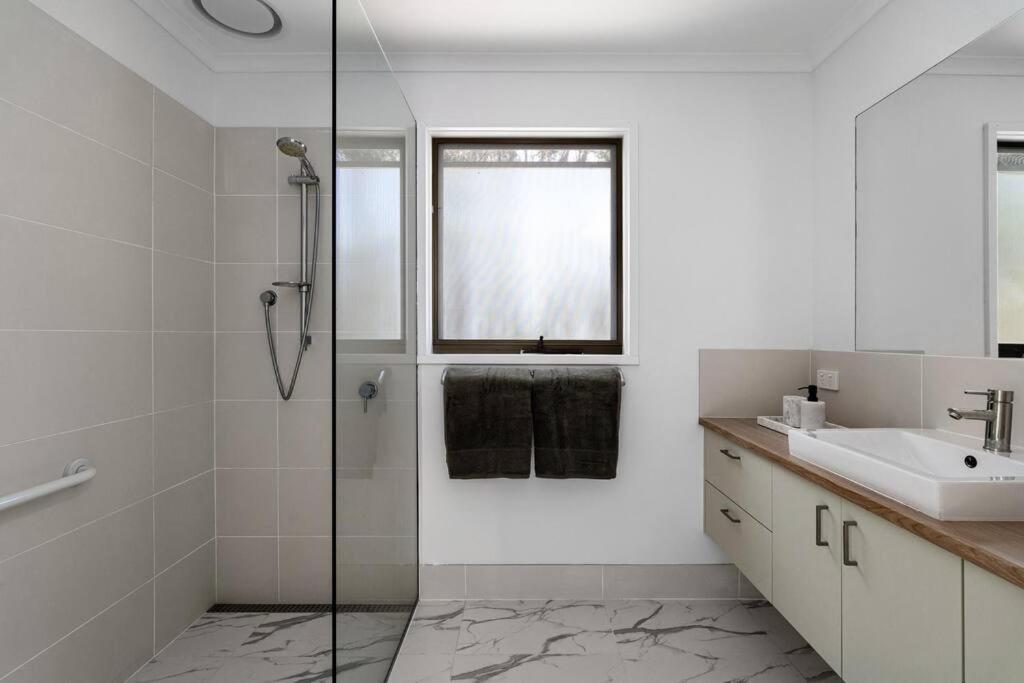 Four-Bedroom House photo 2