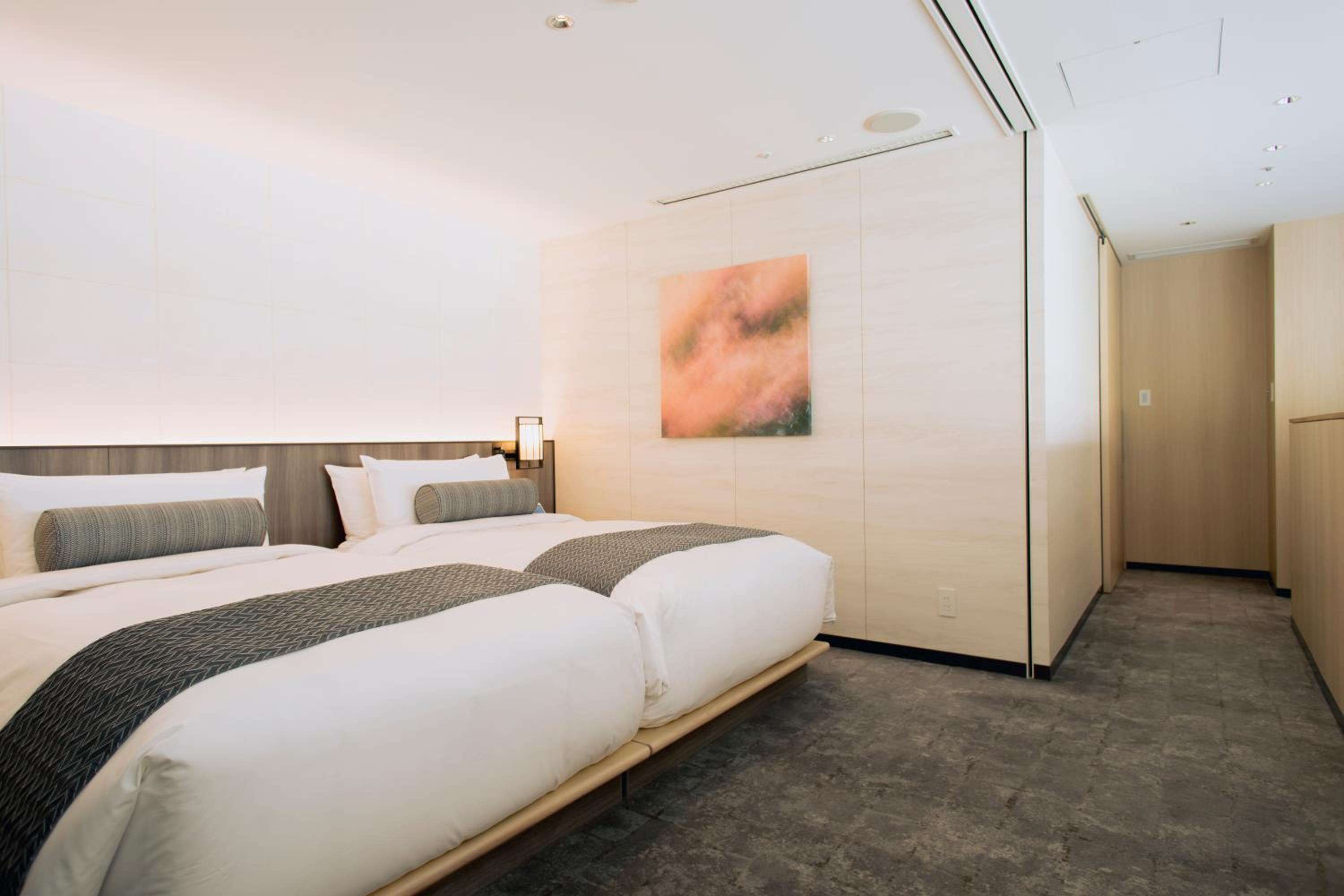 Maisonette Suite (THE THOUSAND SUITE) - Photo 4