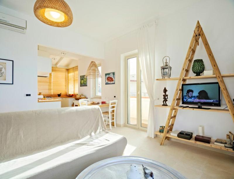 Holiday Home with Sea View - Photo 14