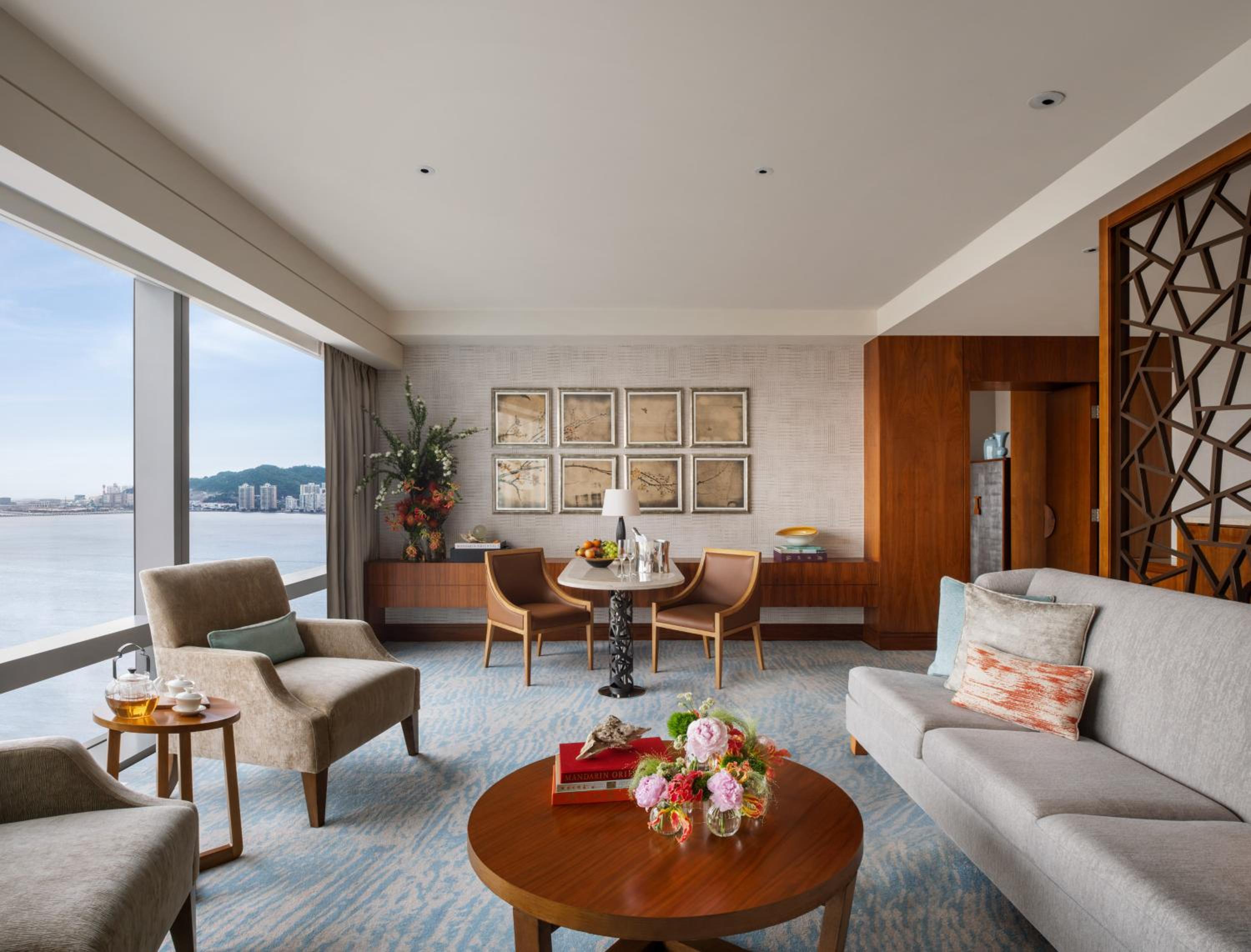 Deluxe King Suite