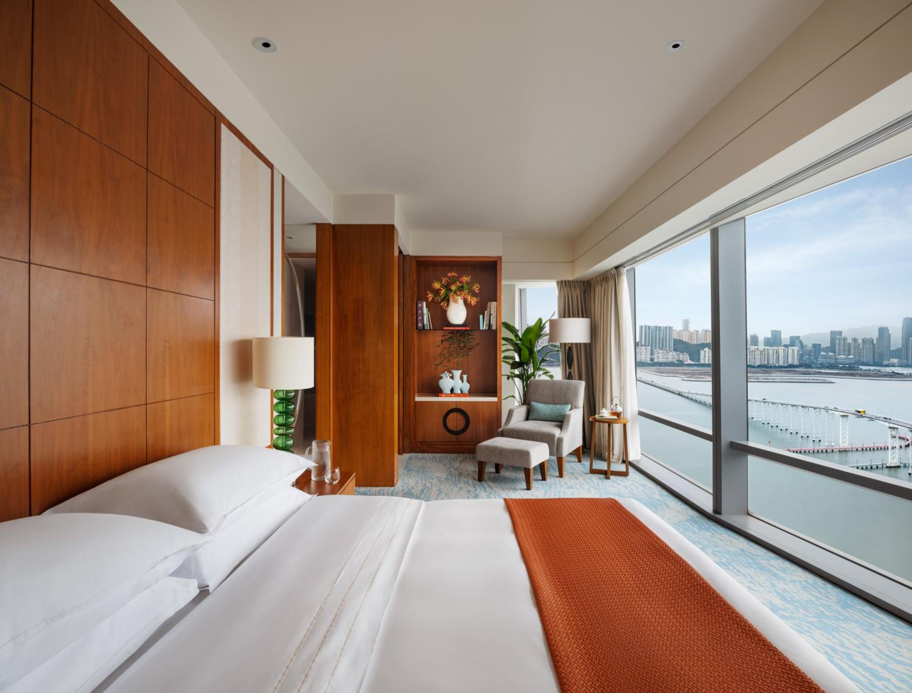 Suite - Photo 2