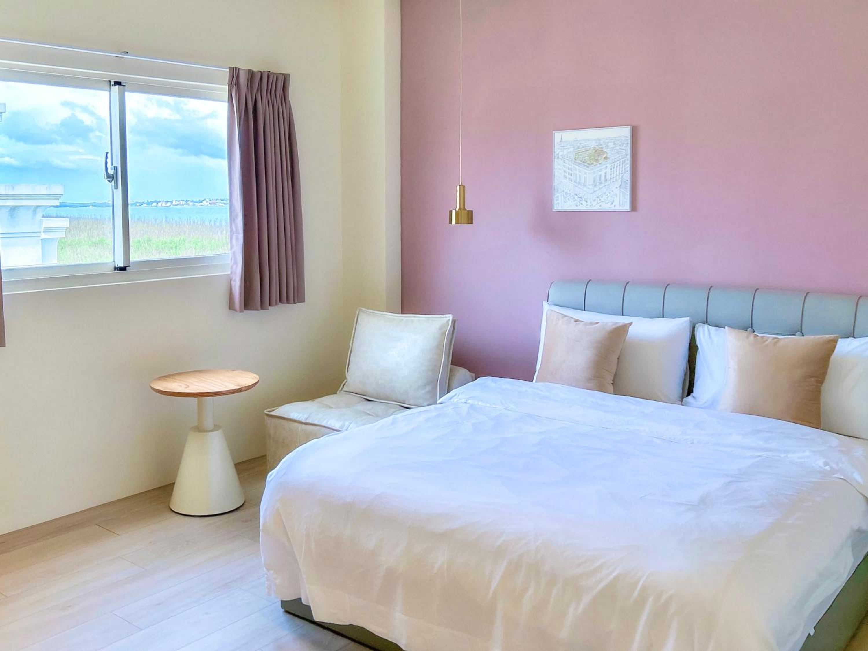 Deluxe Double Room with Side Sea View photo 1