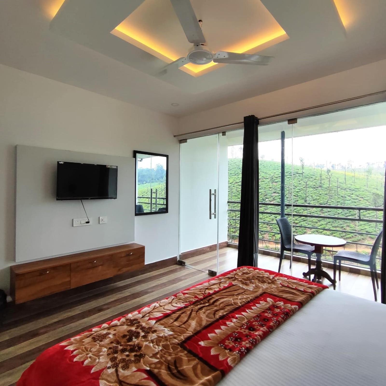 Deluxe Double Room With Balcony photo 1