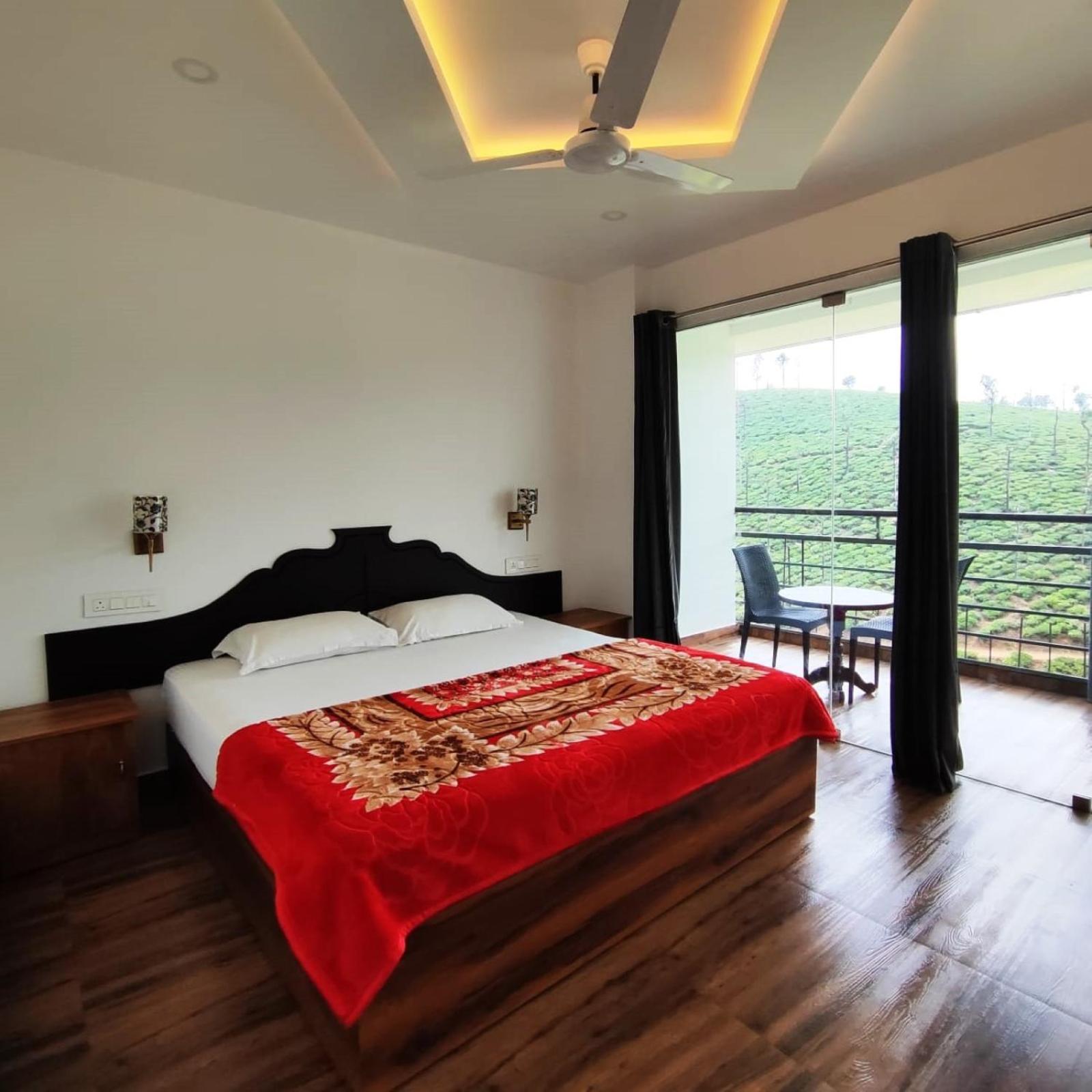 Deluxe Double Room With Balcony photo 1