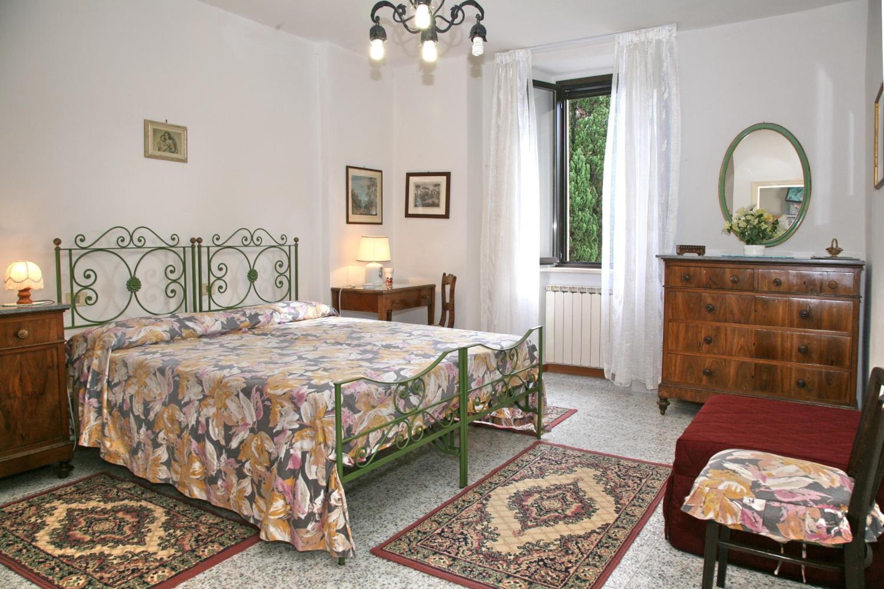 Apartment with Garden View