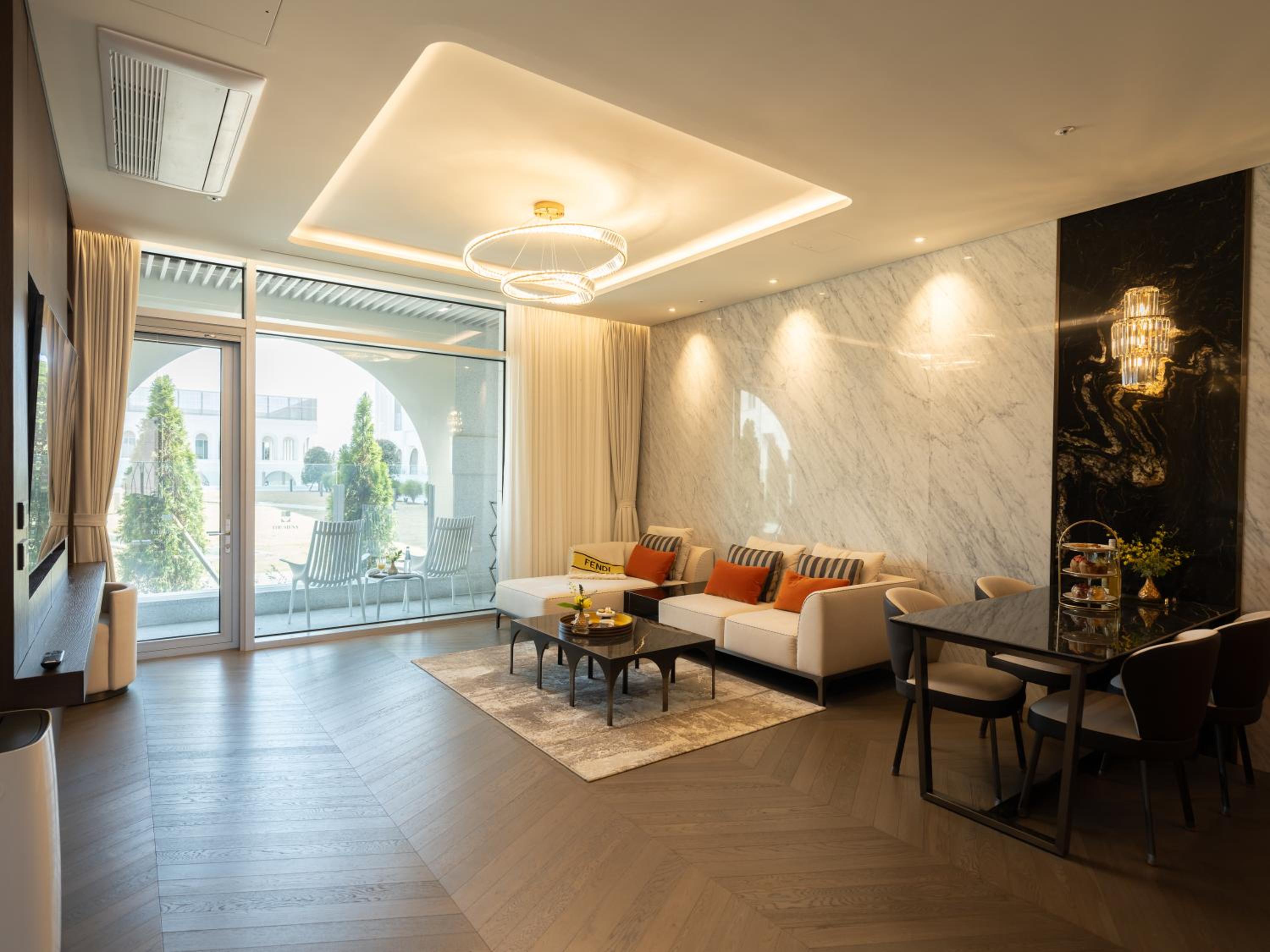 Penthouse - Photo 3