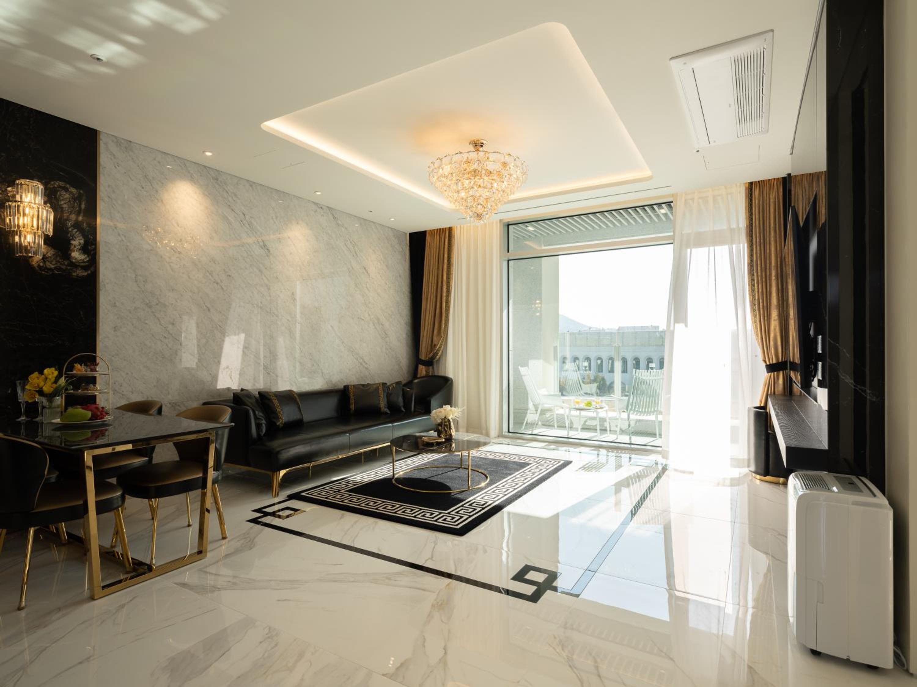 Penthouse - Photo 6