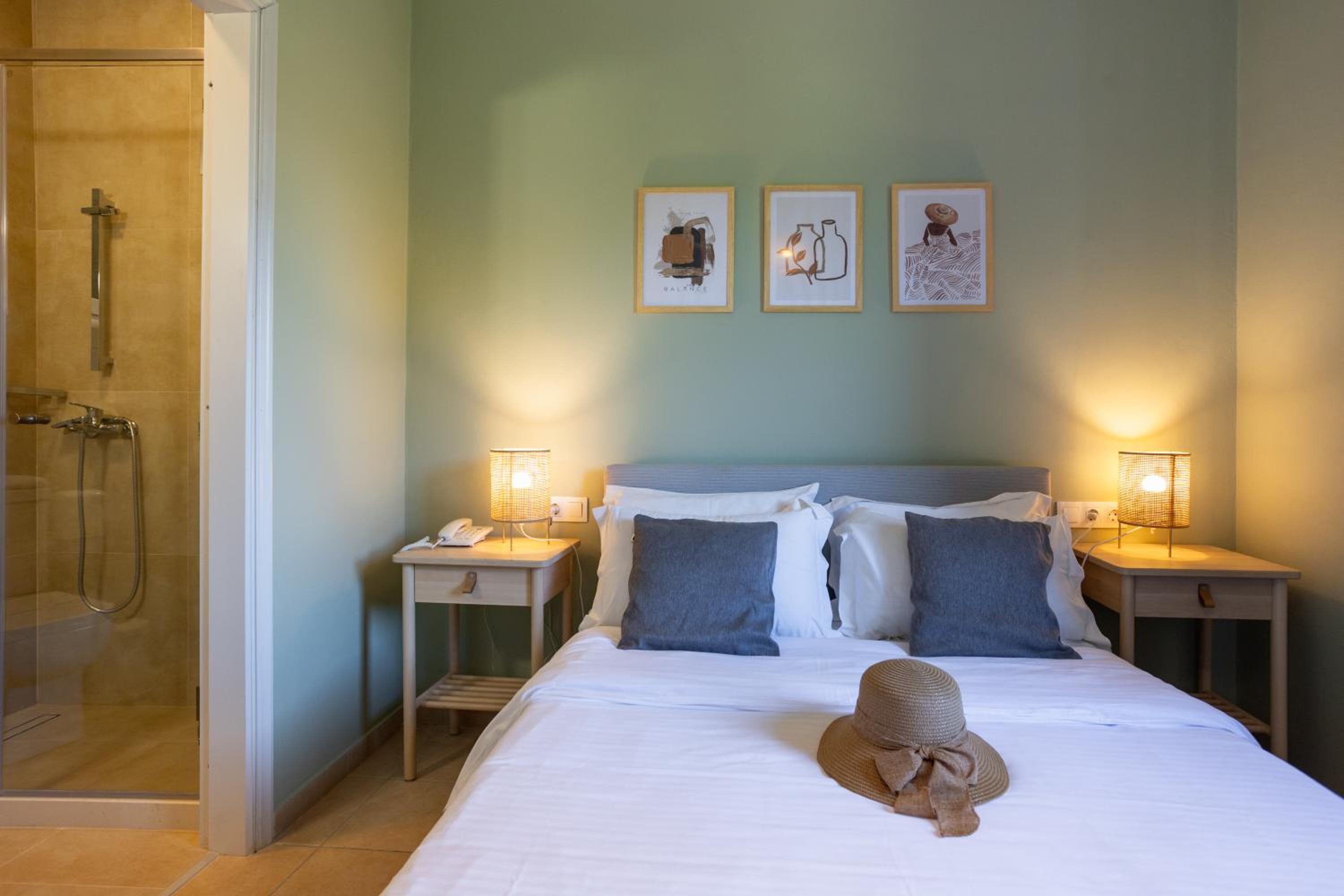 Double Room or Twin Room - Photo 9