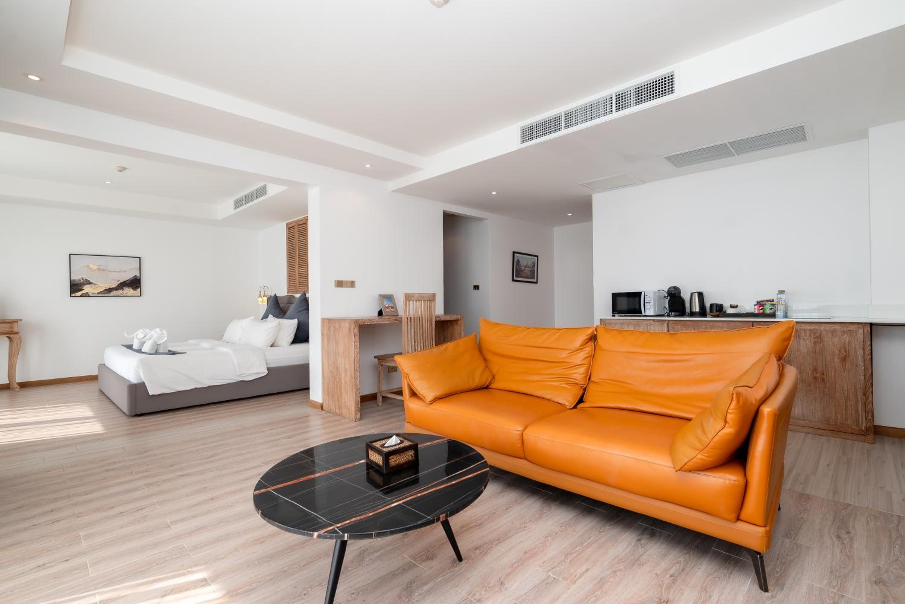 Royal Suite 1 Bedroom - Photo 10