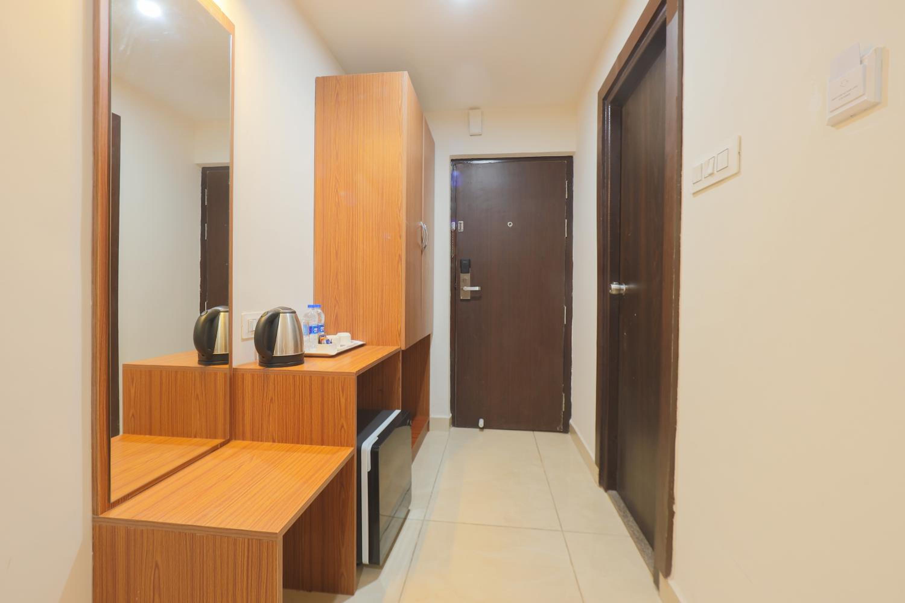 Deluxe Room - Photo 9