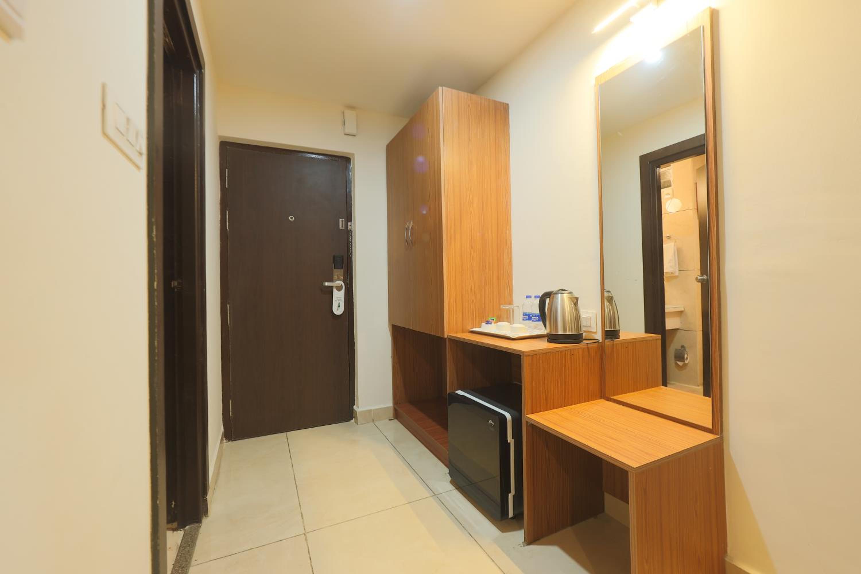 Deluxe Room - Photo 6