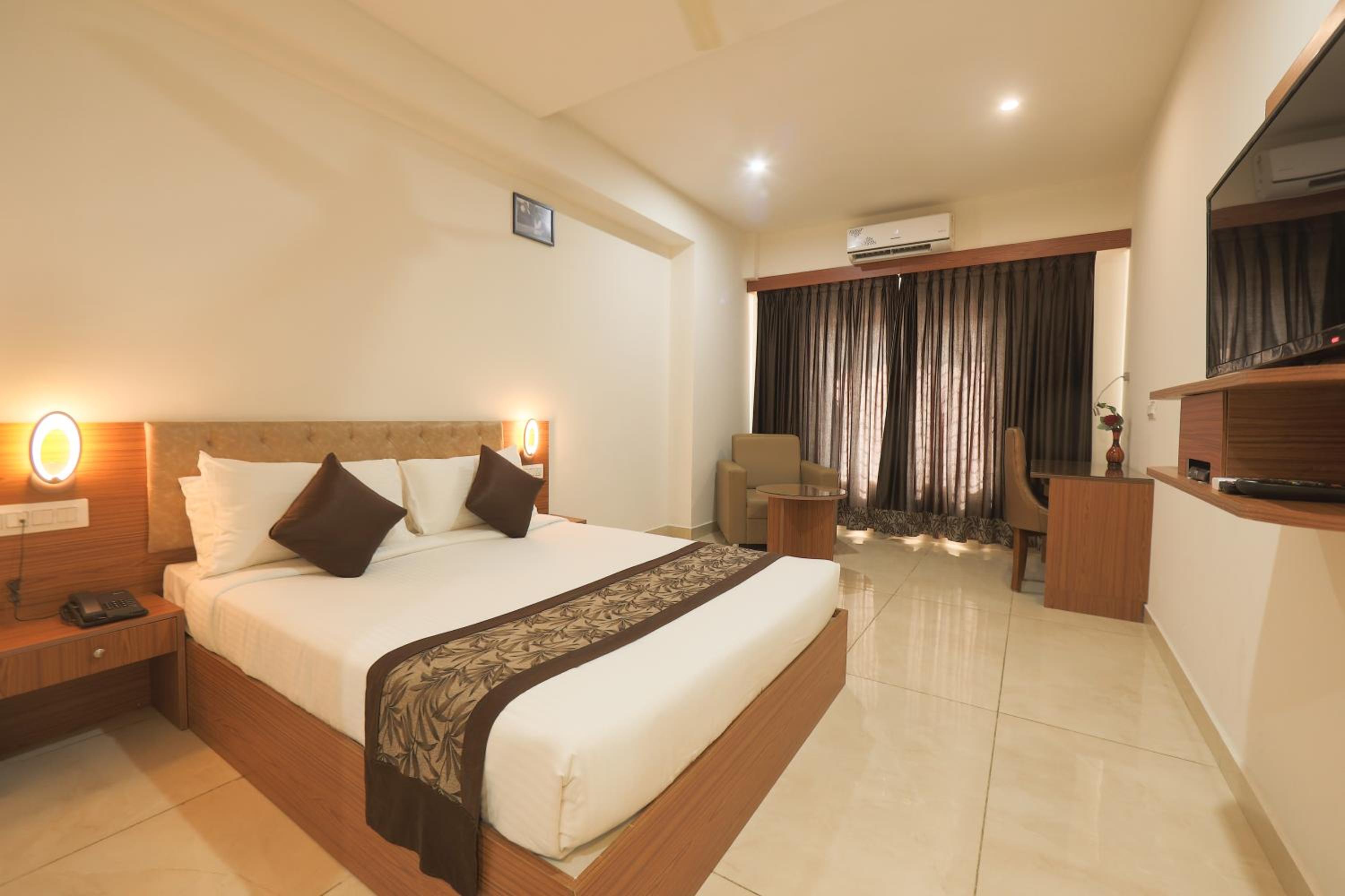Deluxe Room - Photo 3