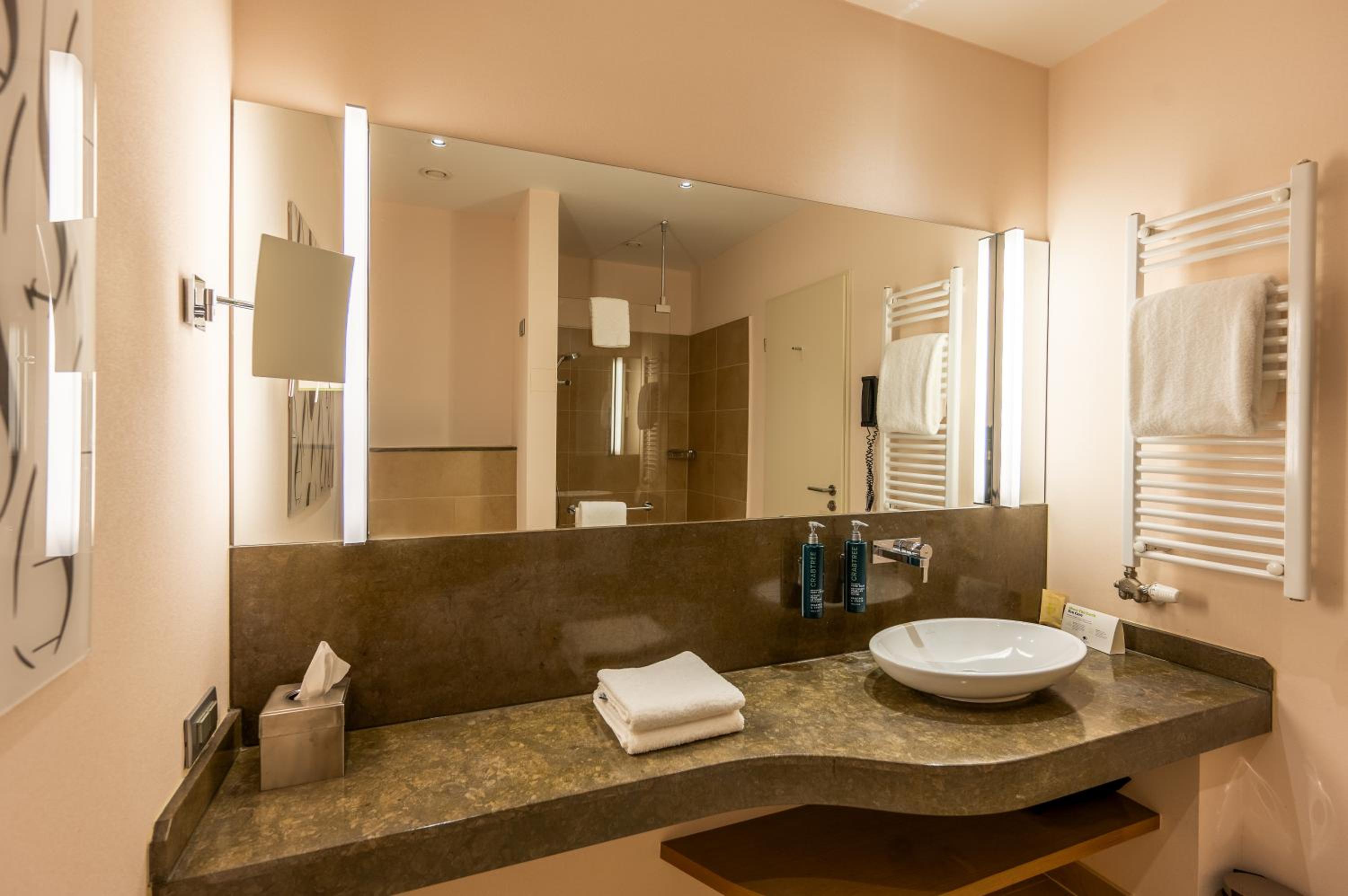 King Guest Room - Photo 3
