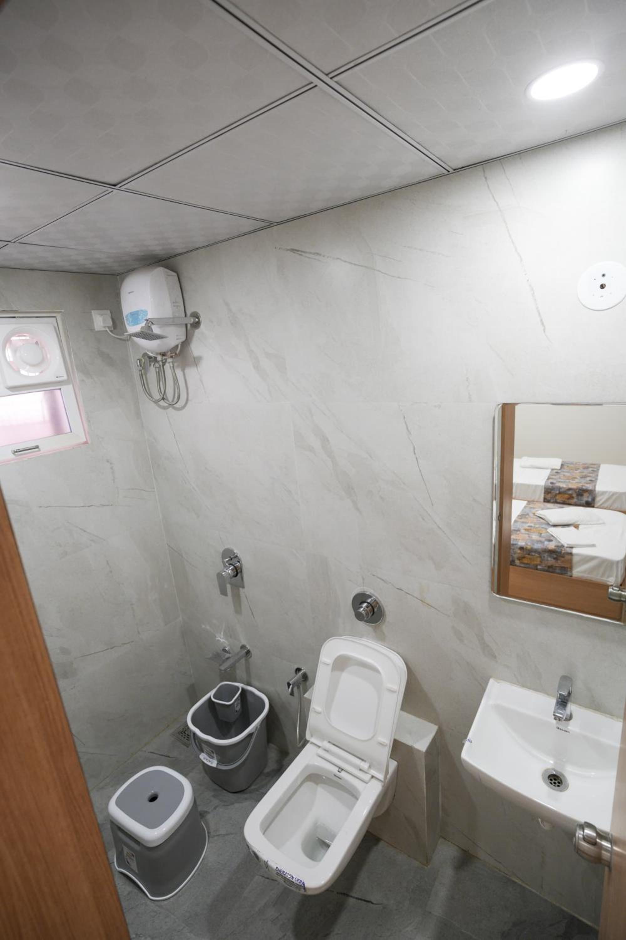Triple Room with Private Bathroom photo 3