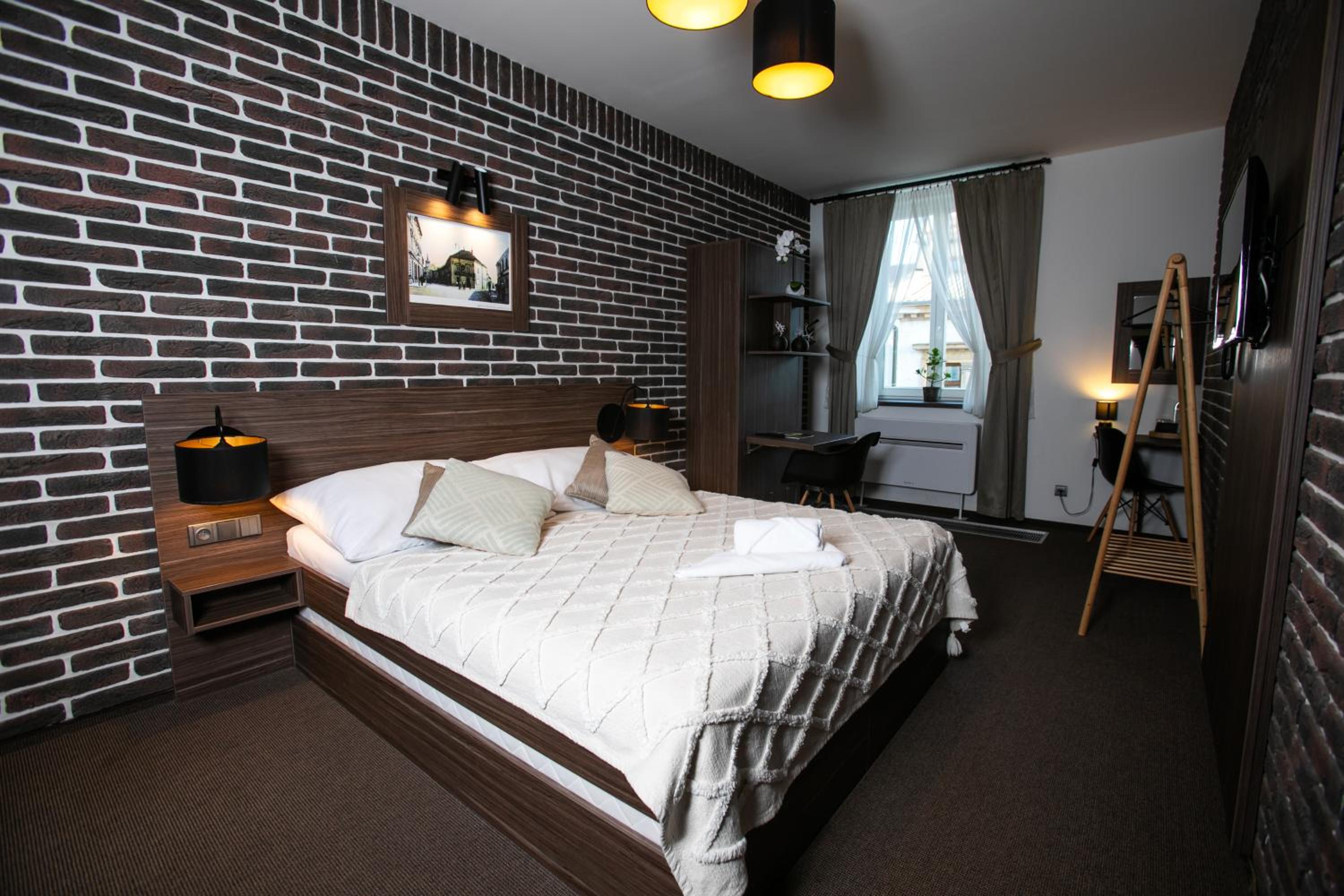 Deluxe Double Room - Photo 20