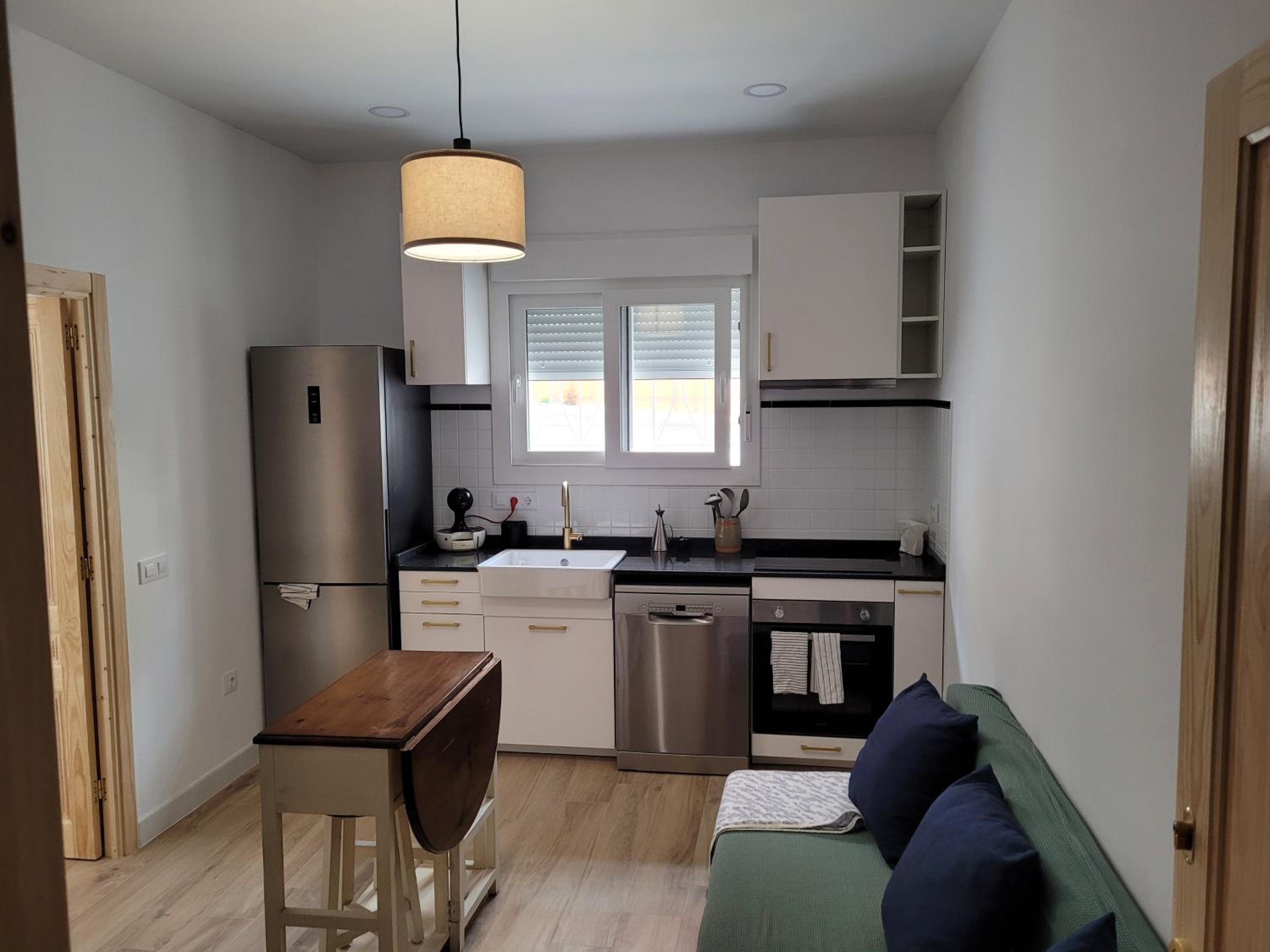 One-Bedroom Apartment photo 2