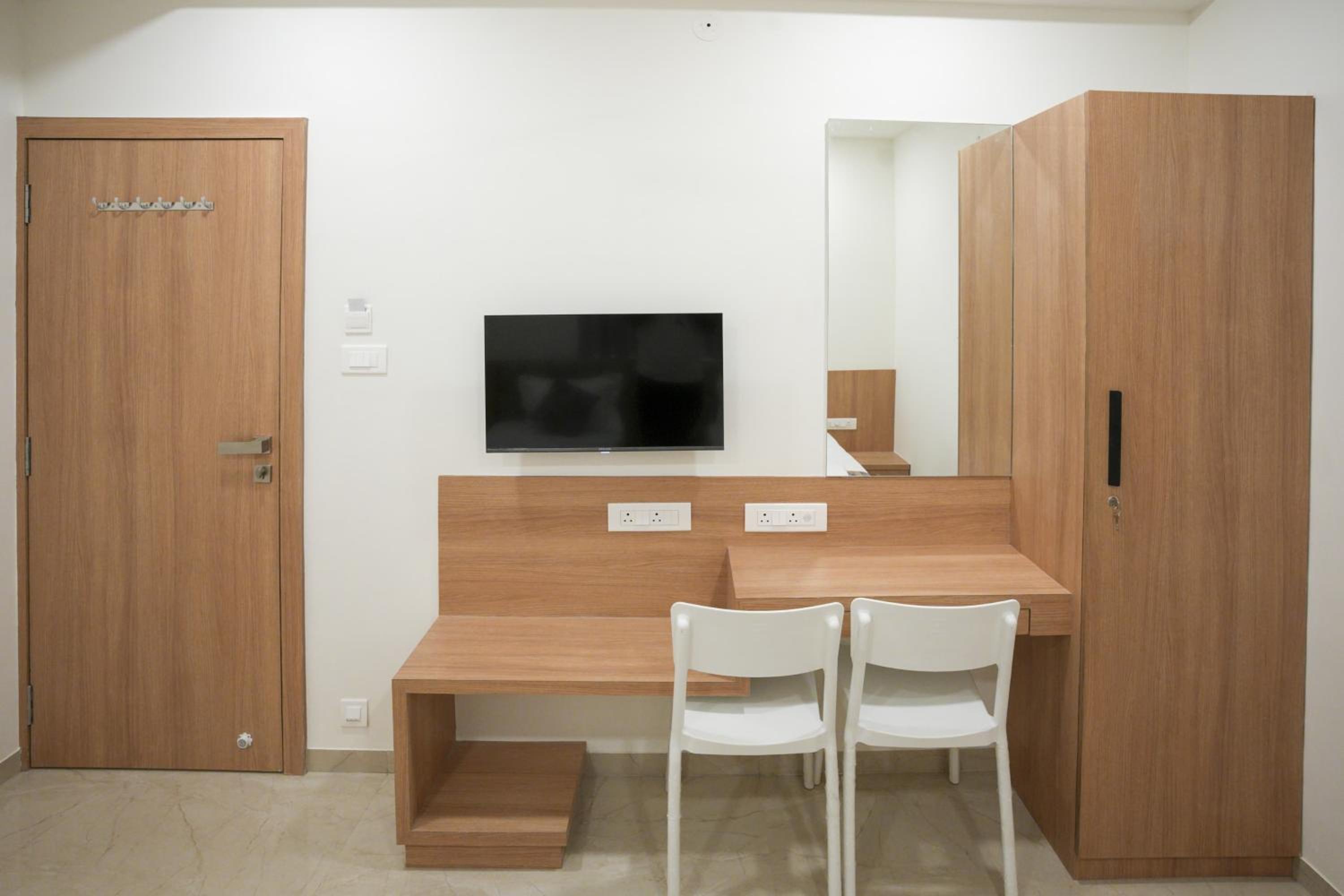 Double or Twin Room with Private Bathroom photo 2