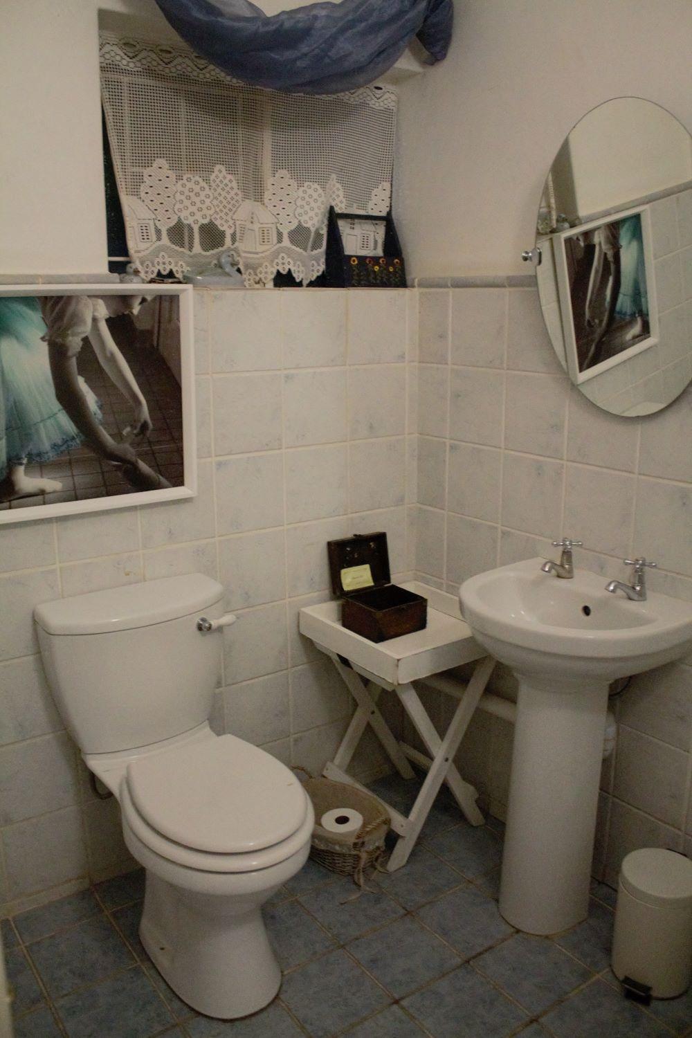 Executive Suite - Photo 2