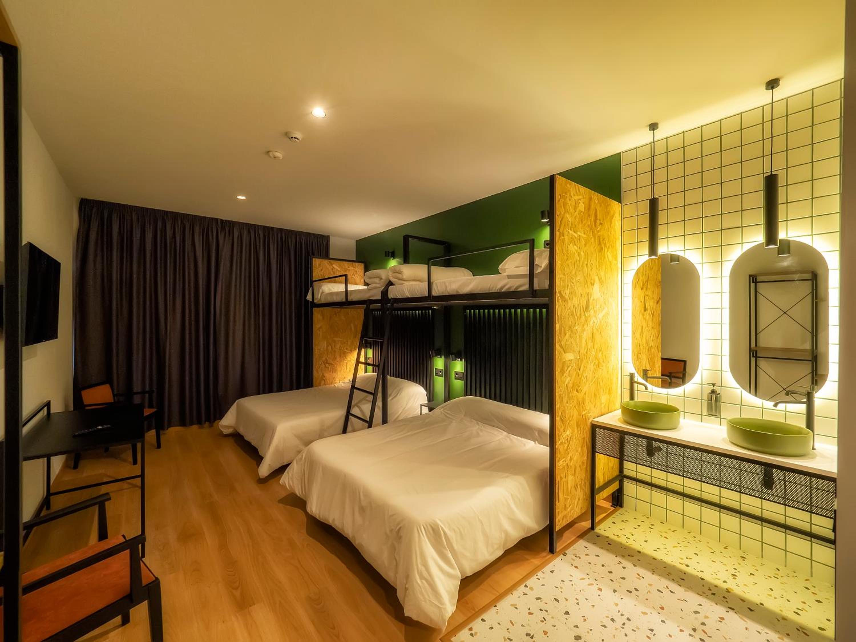 Habitación familiar con baño privado