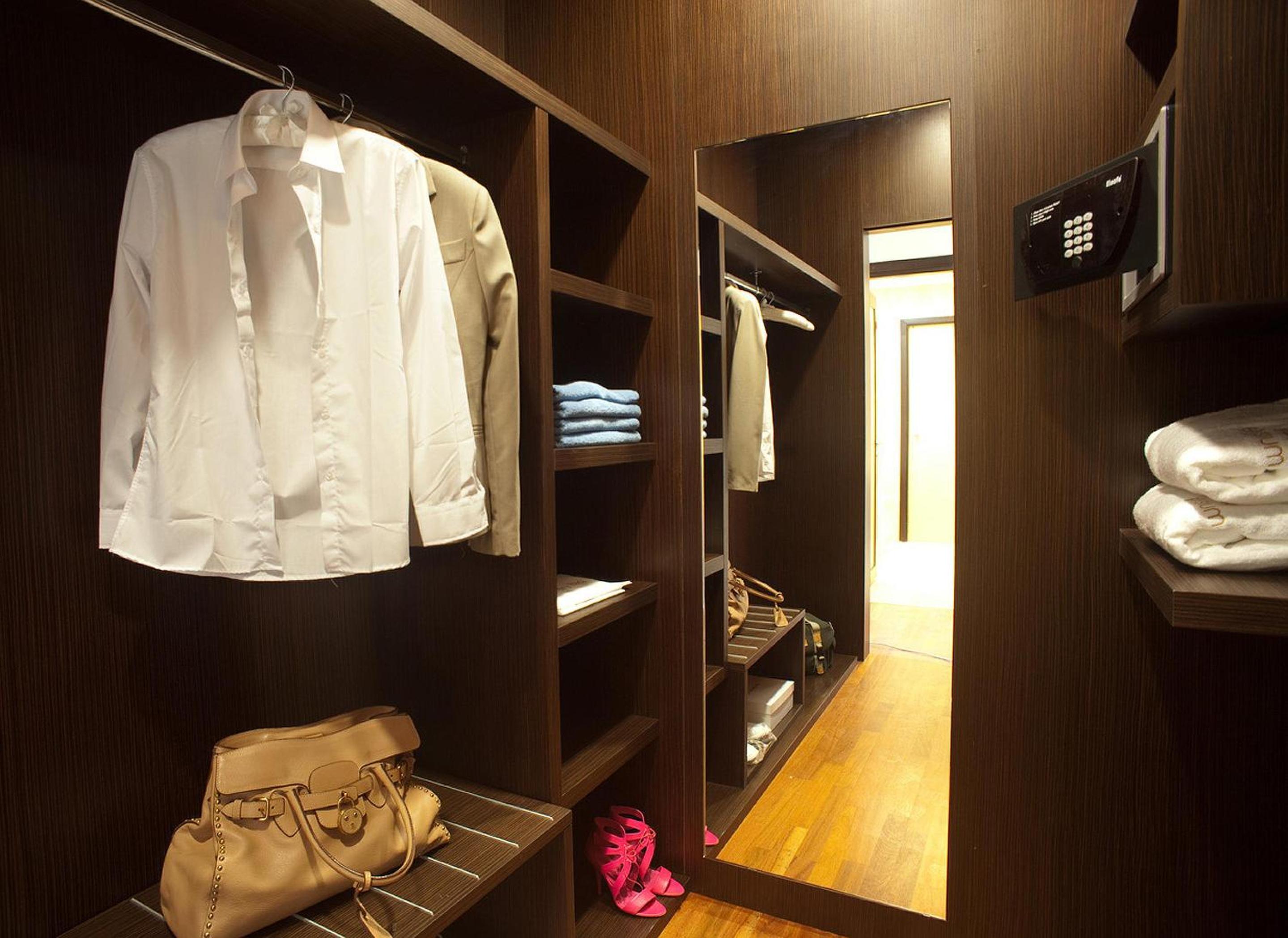 Elite Club Suite with Sea View (2 Adults + 1 Child) - Photo 4