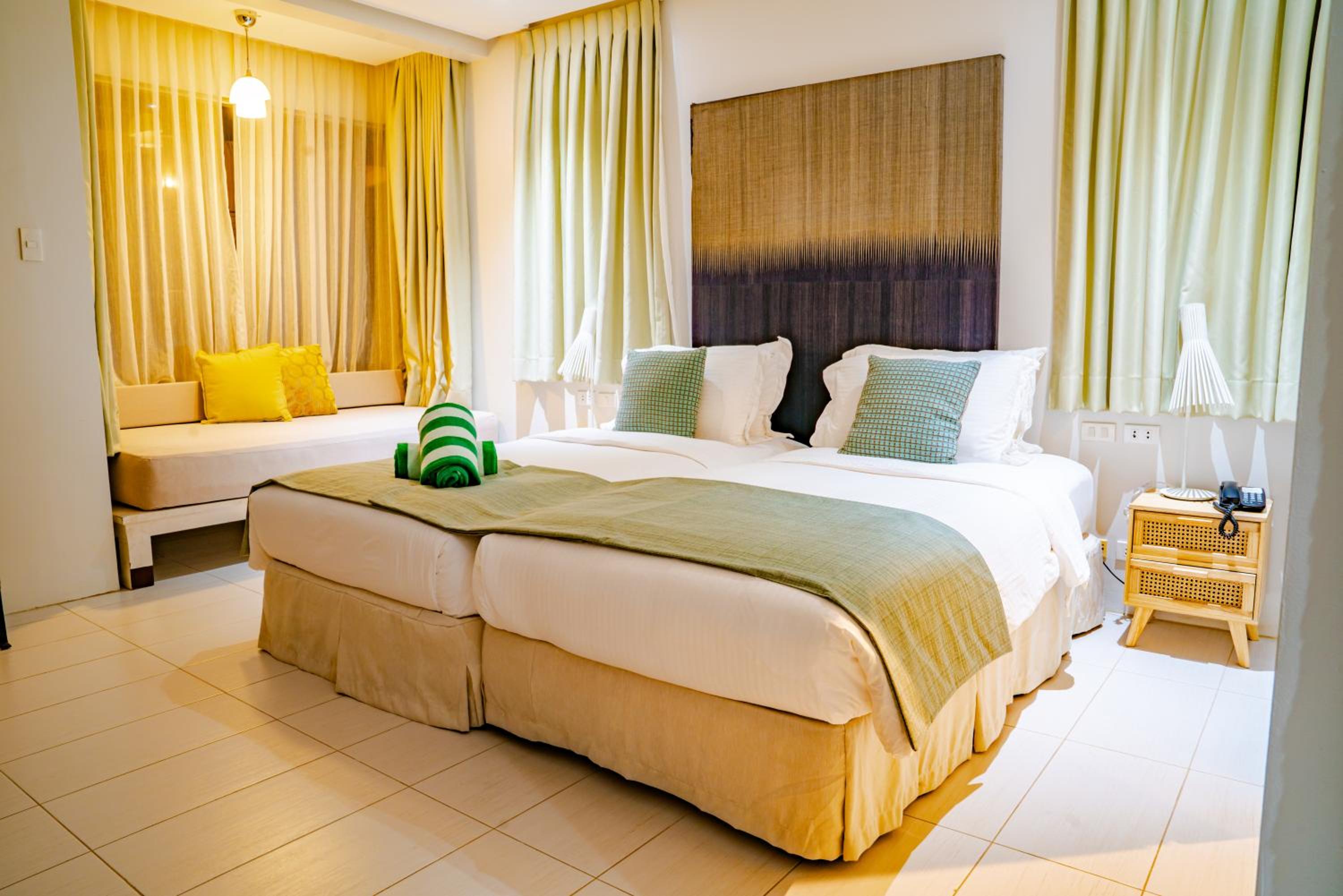 Standard Double Room - Photo 8