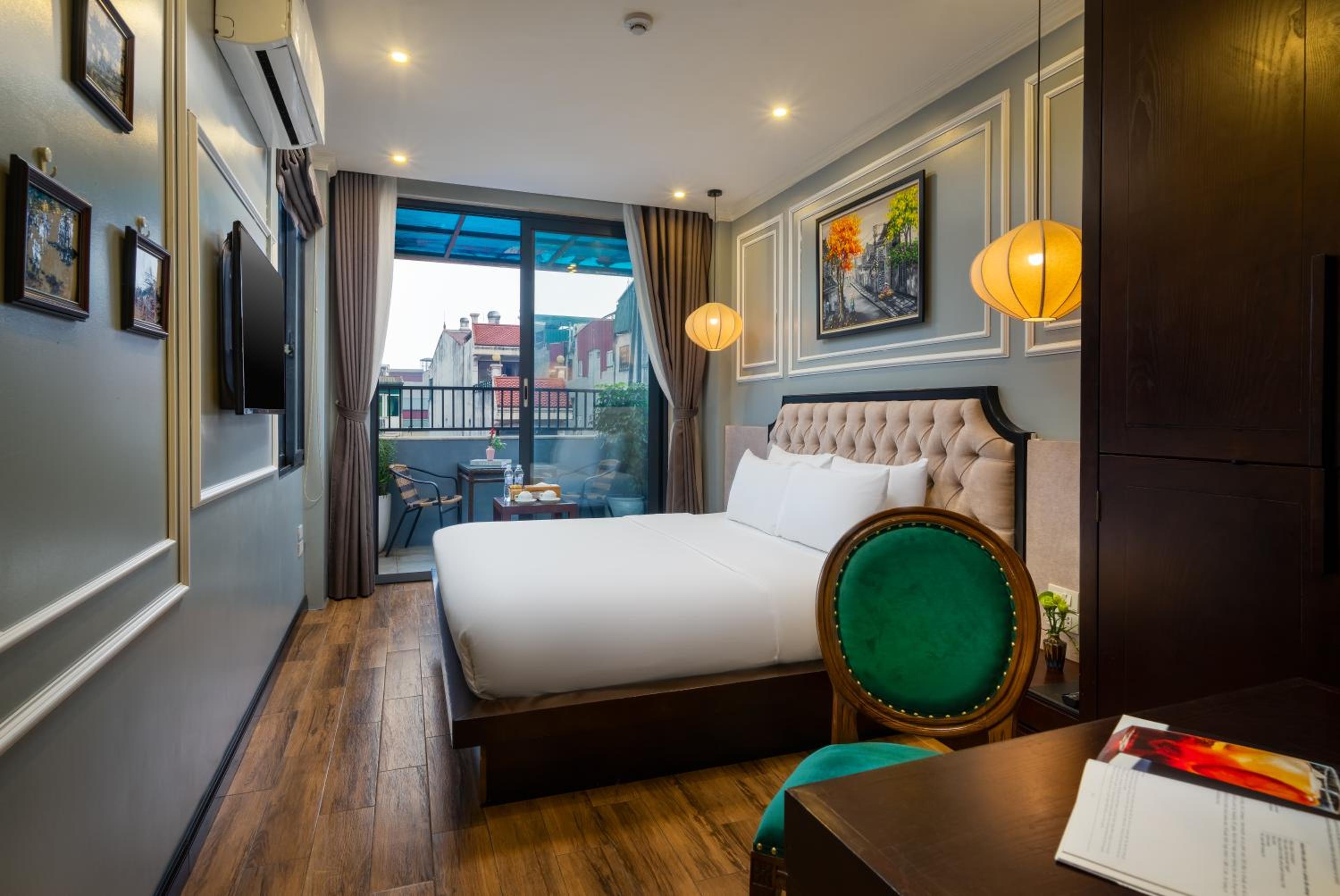 Junior Suite with Balcony