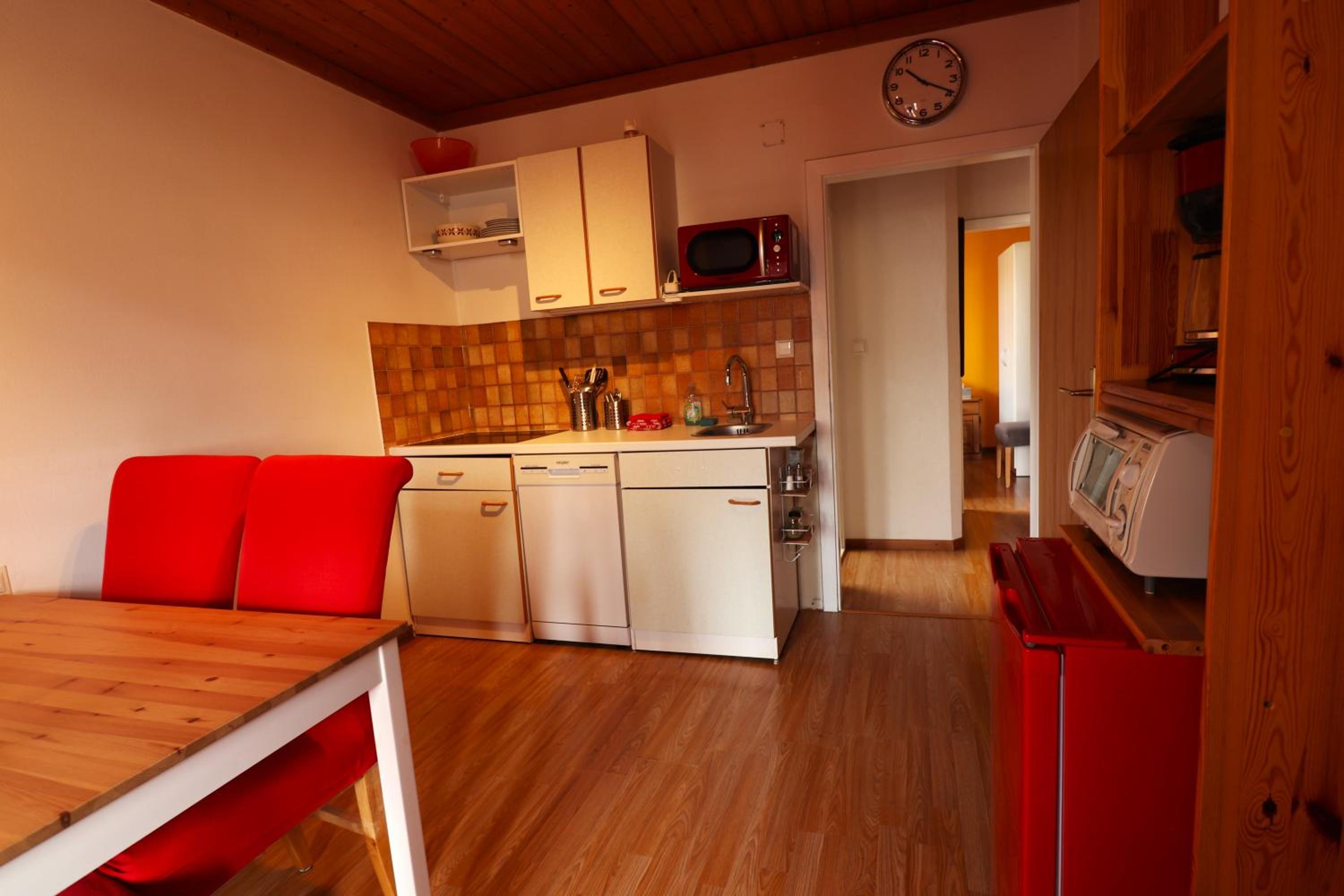 Two-Bedroom Apartment with Balcony photo 2