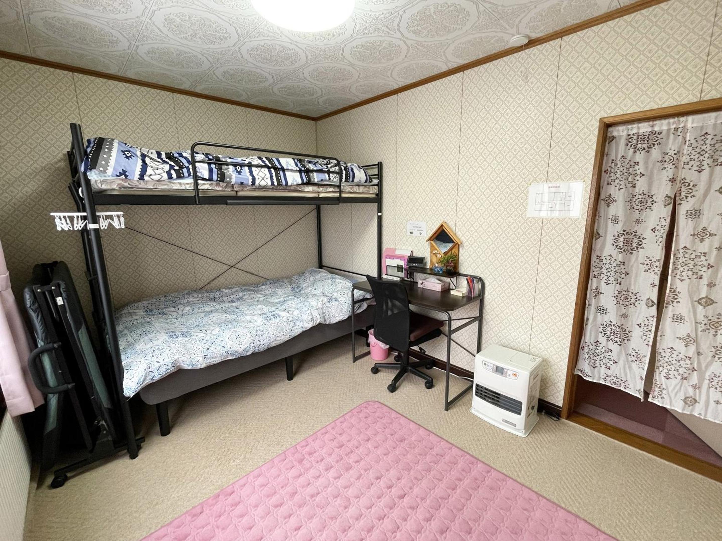 Economy Triple Room photo 1