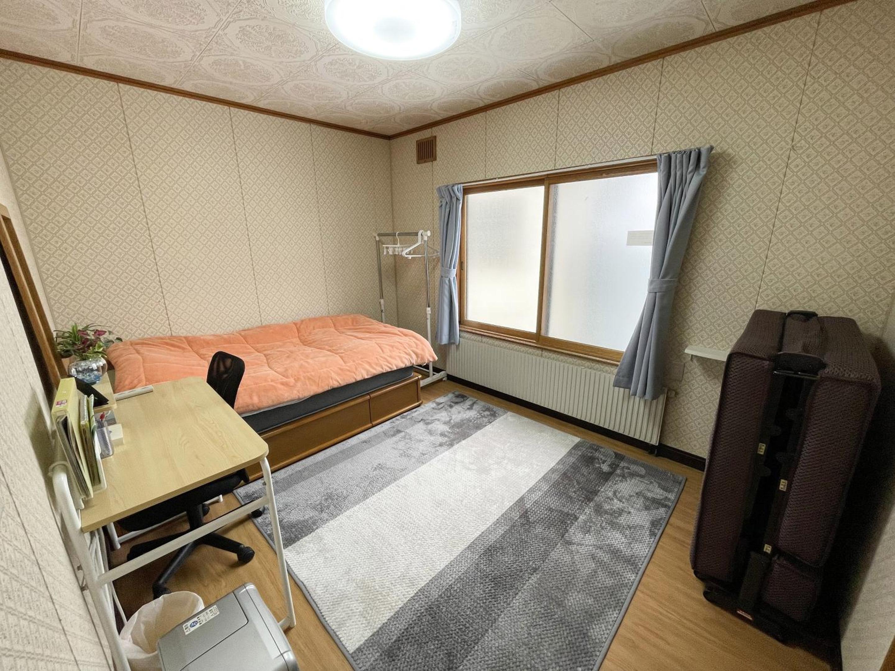 Economy Twin Room photo 1