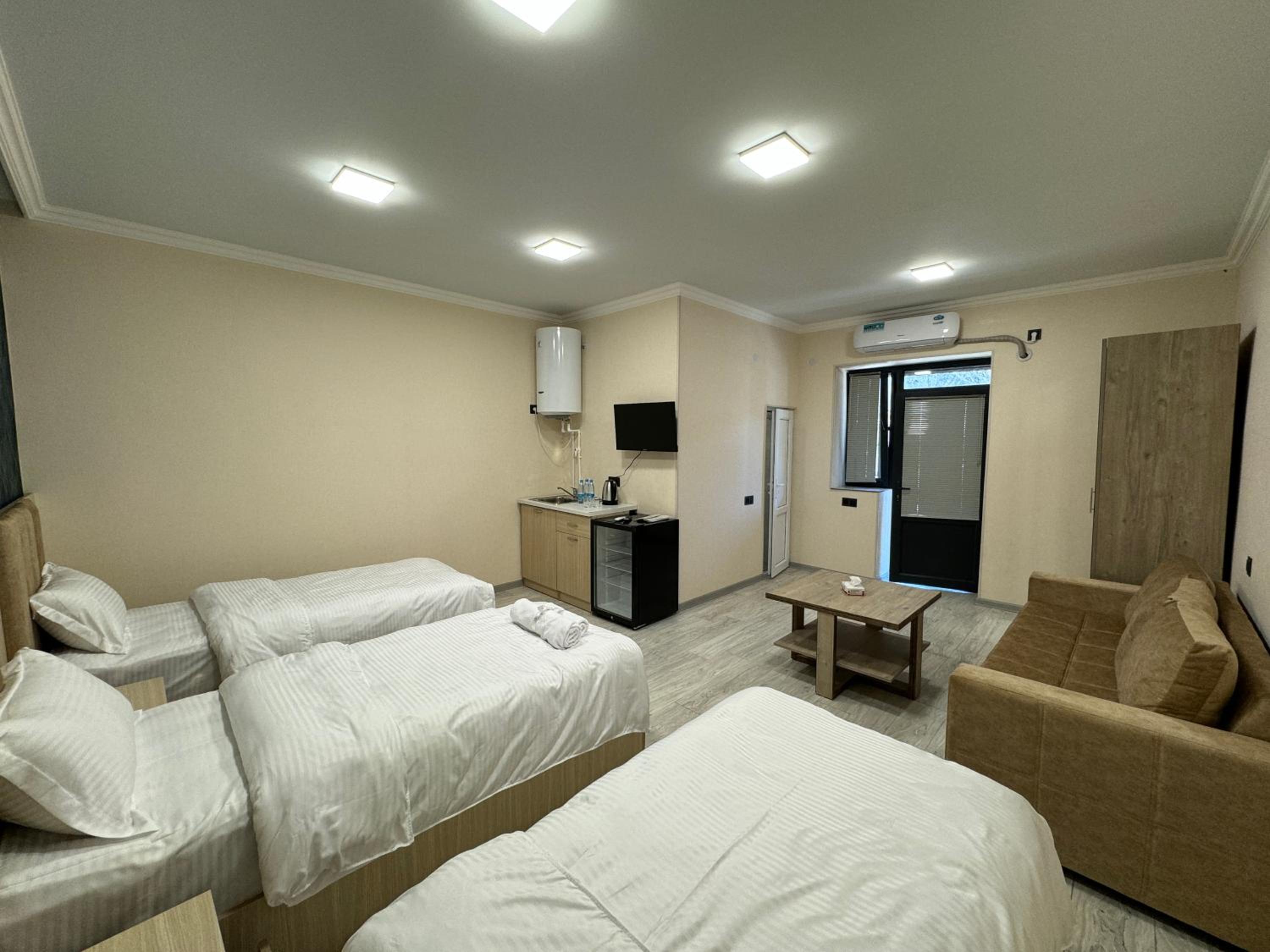 Luxury Triple Room photo 3