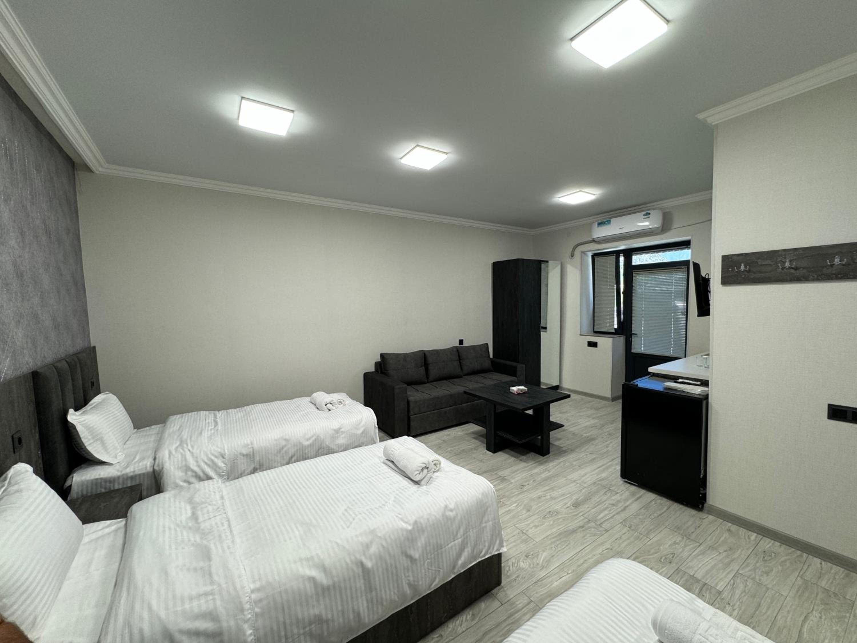 Luxury Triple Room photo 2
