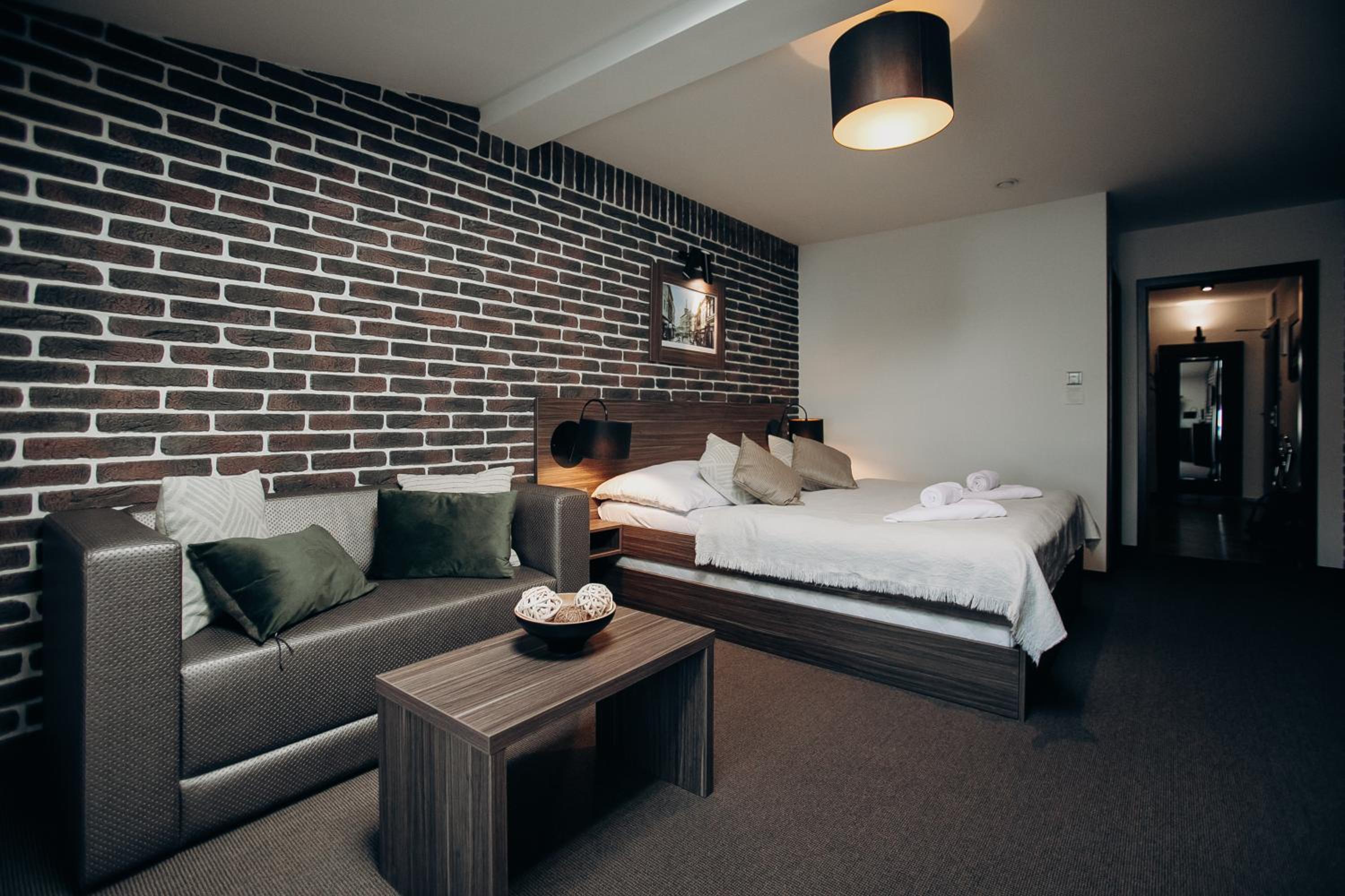 Deluxe Suite - Photo 8