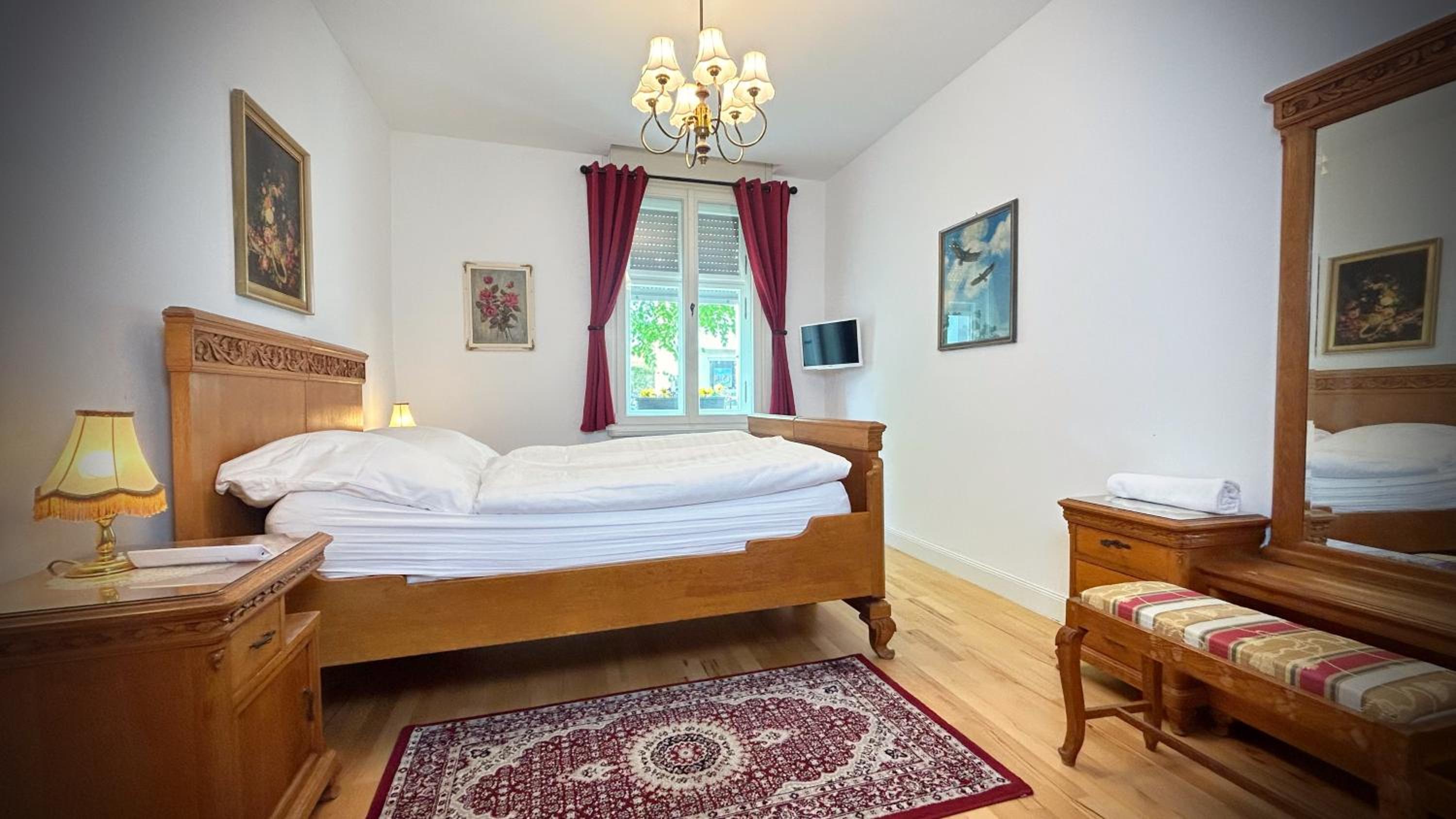 Standard Queen Room photo 1