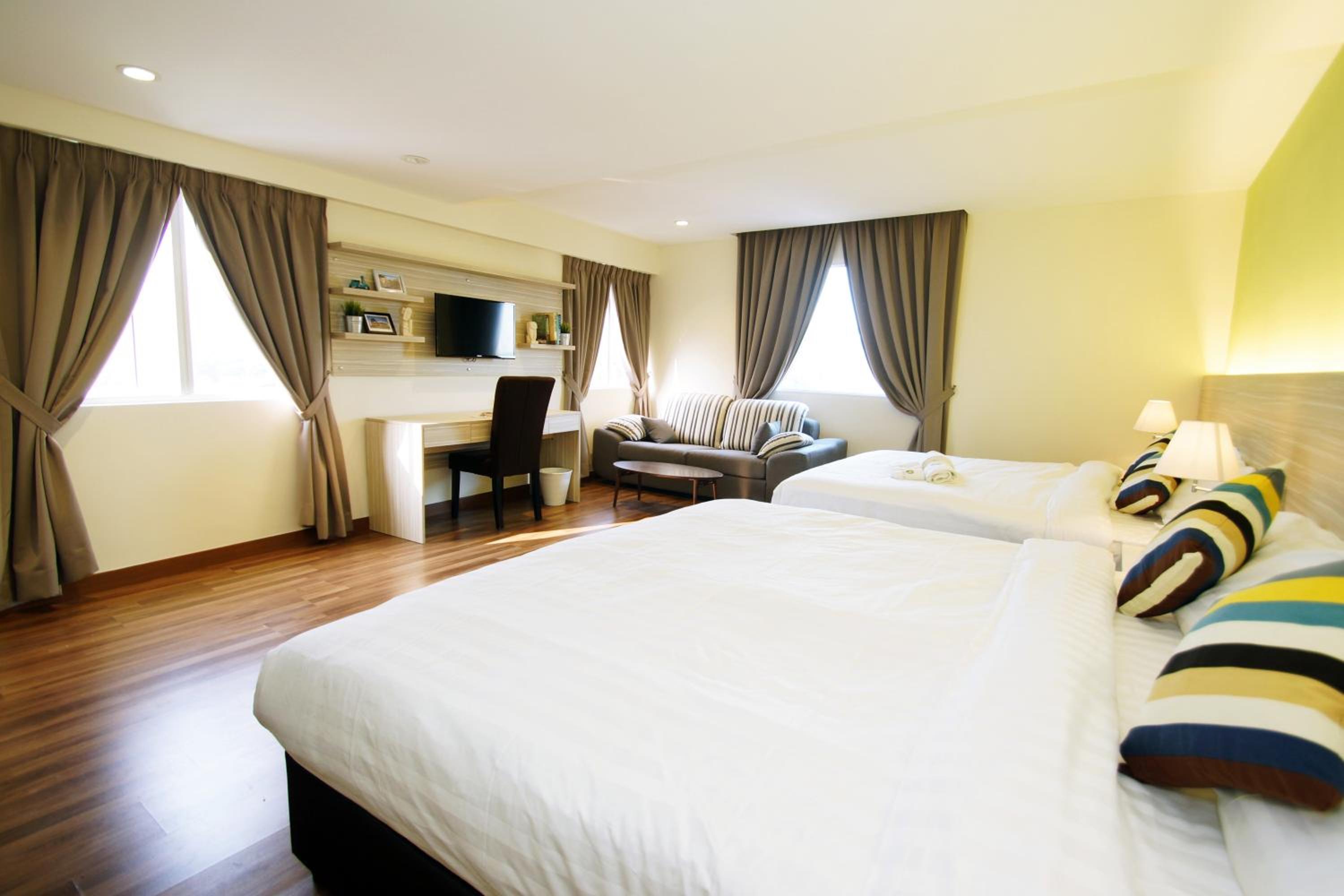 Premier Family Suite with View photo 3