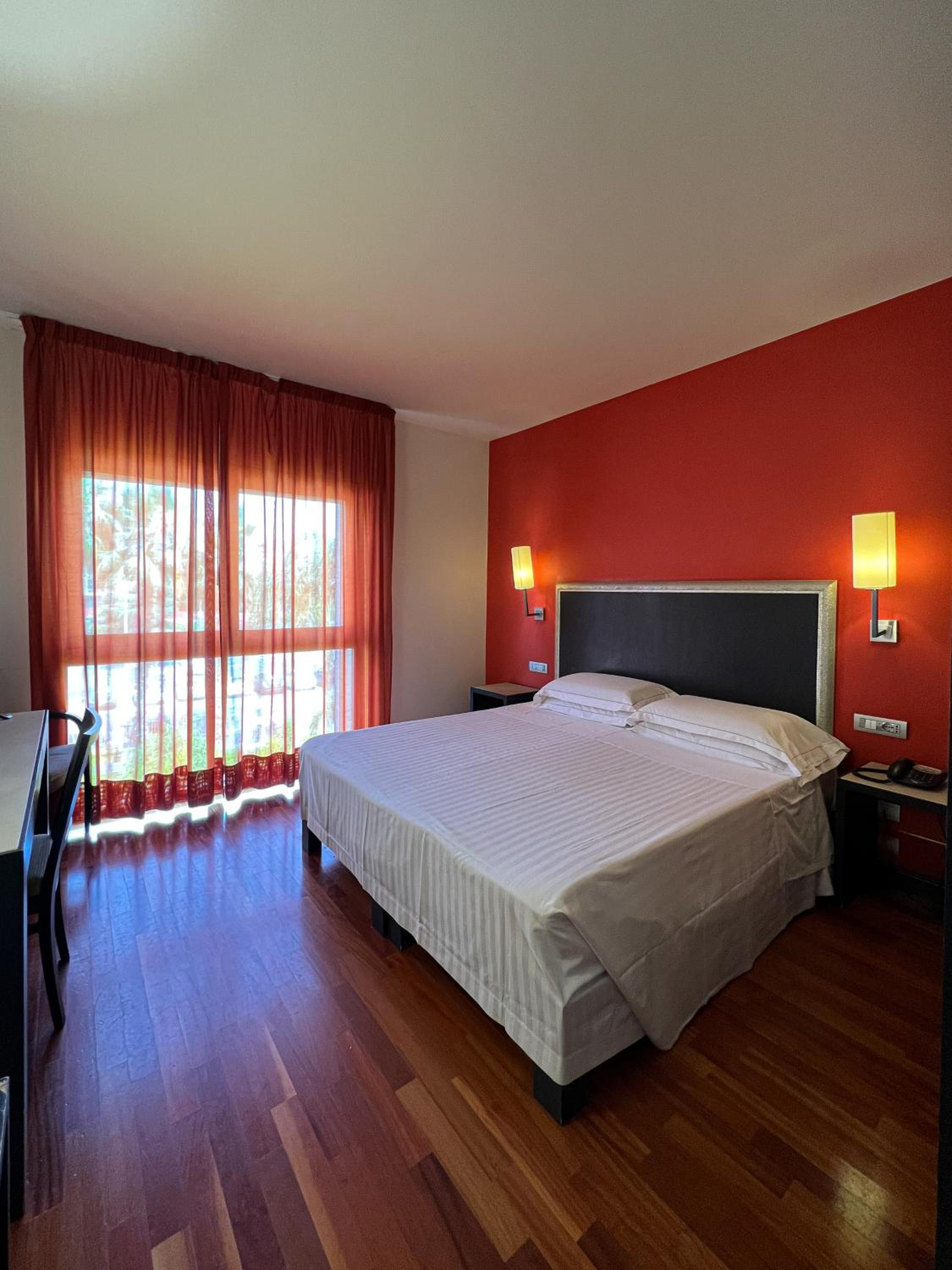 Classic Double or Twin Room - Photo 1