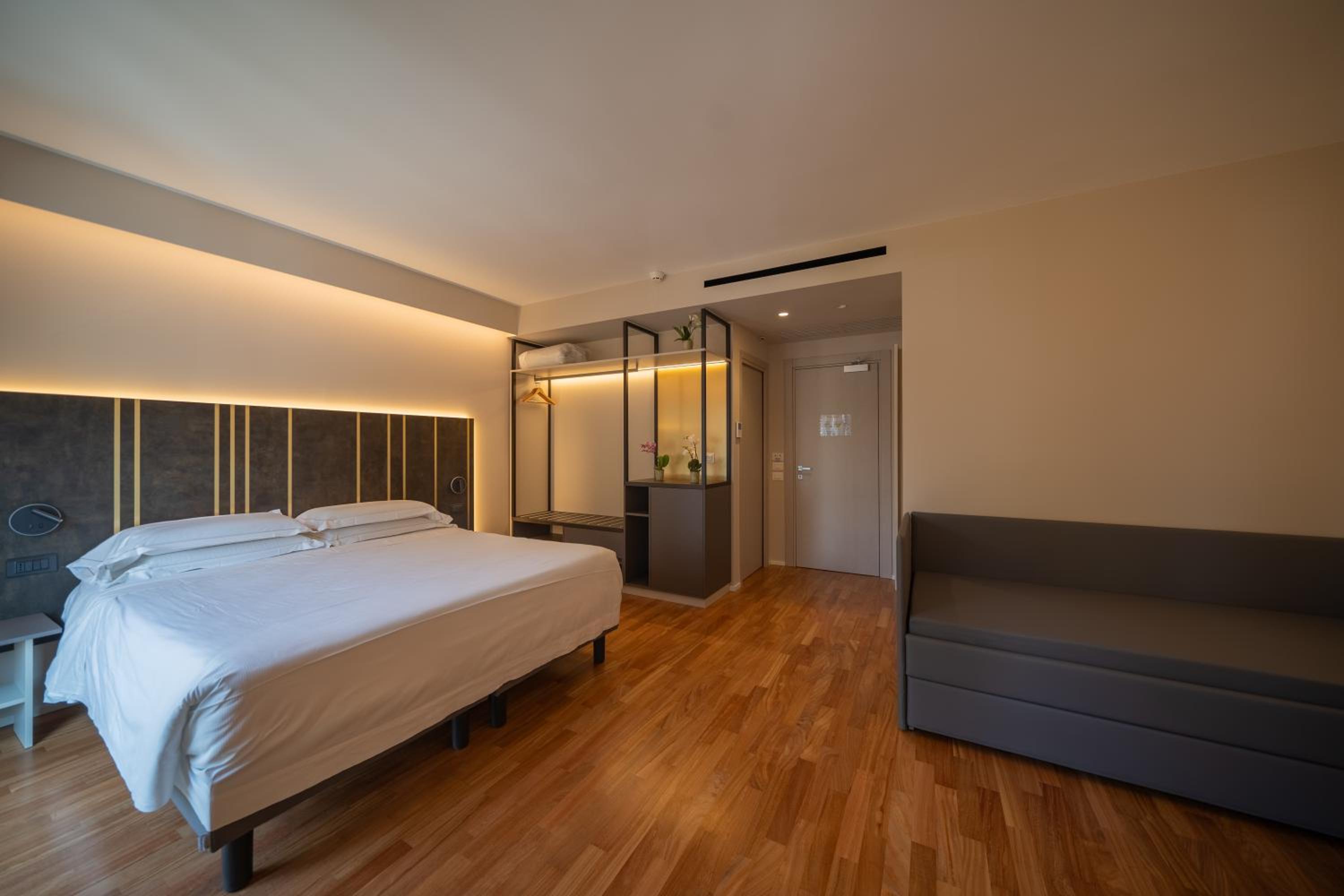 Classic Triple Room - Photo 2
