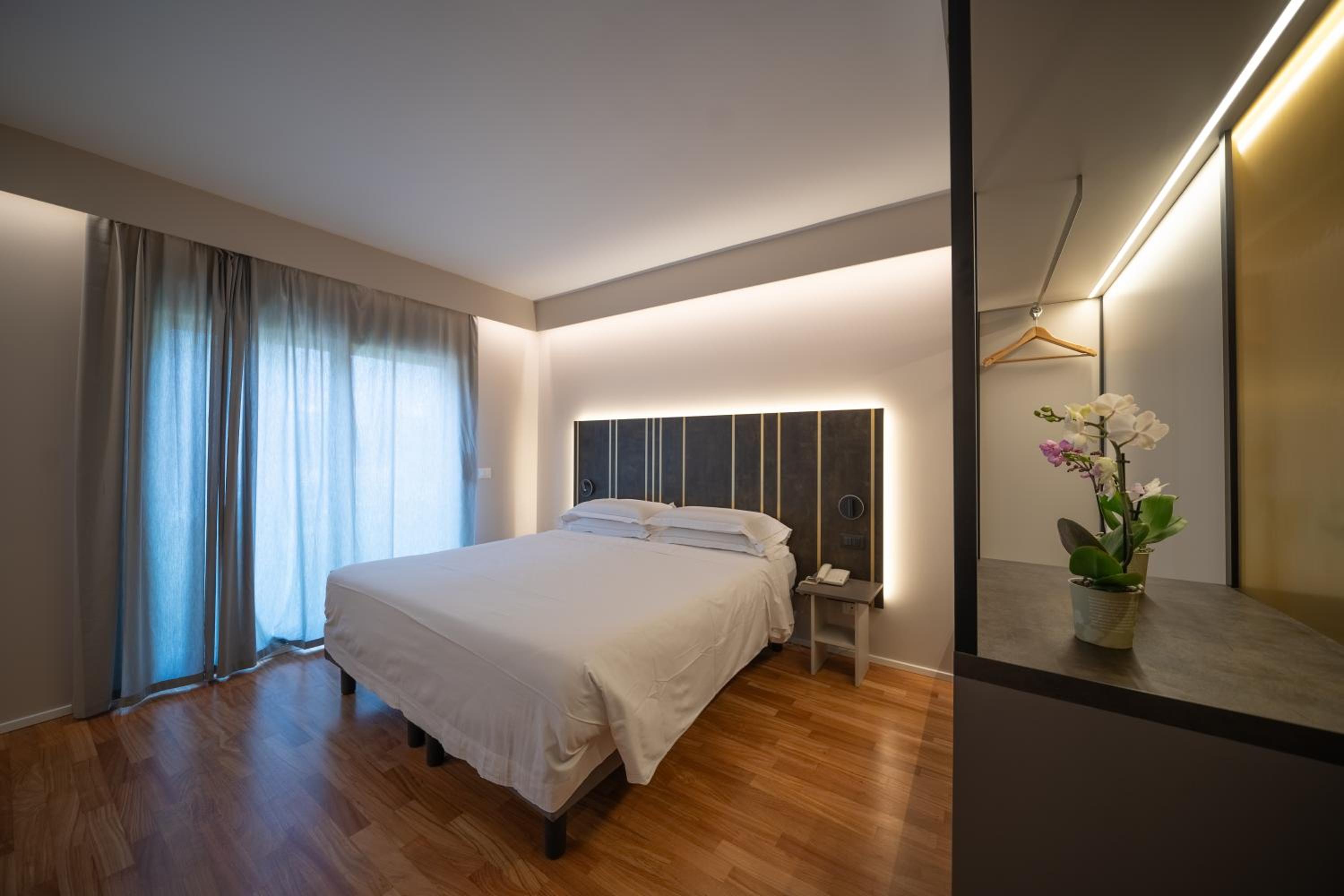 Classic Triple Room - Photo 1
