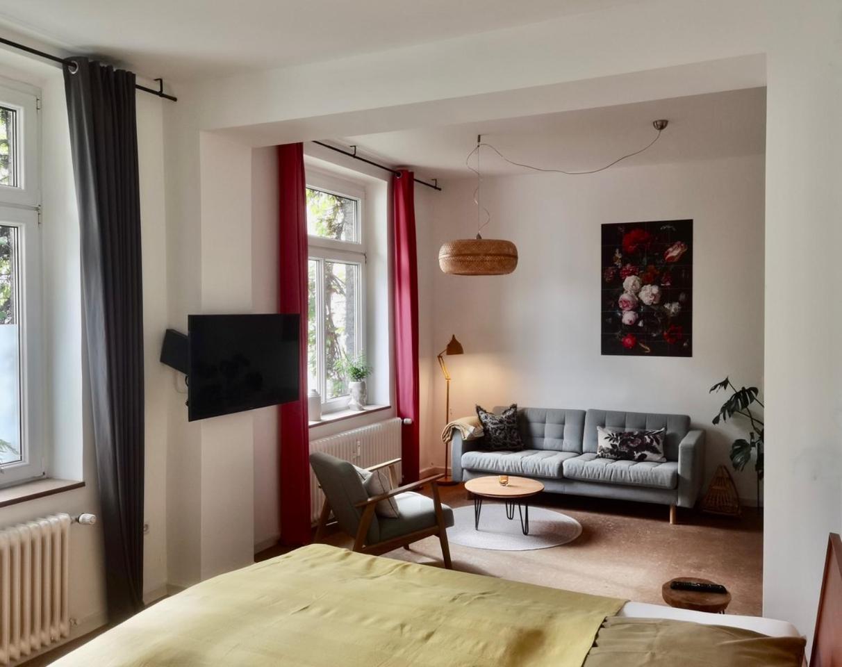 Studio Apartment - Photo 14