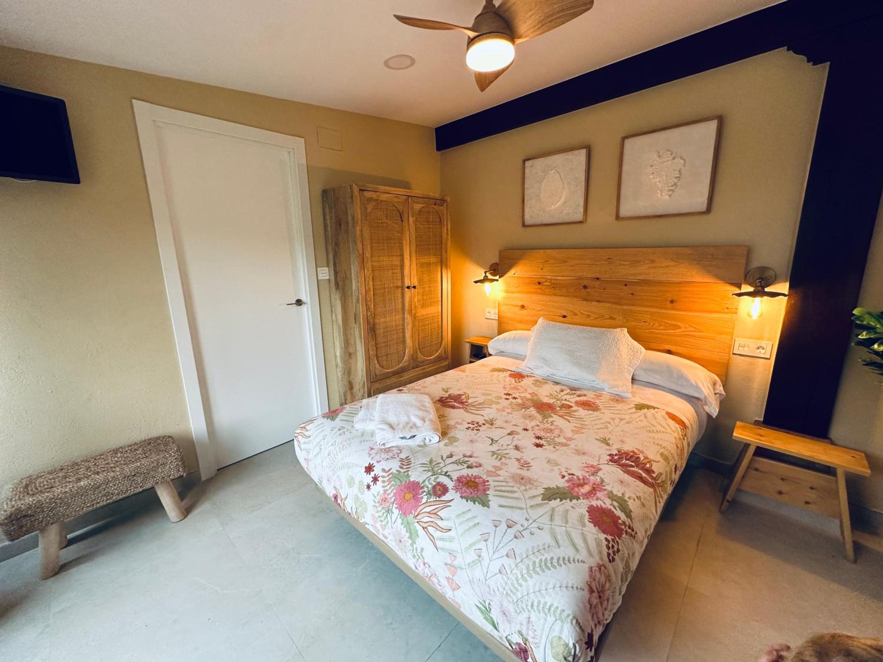 Double Room with Garden View - Photo 16