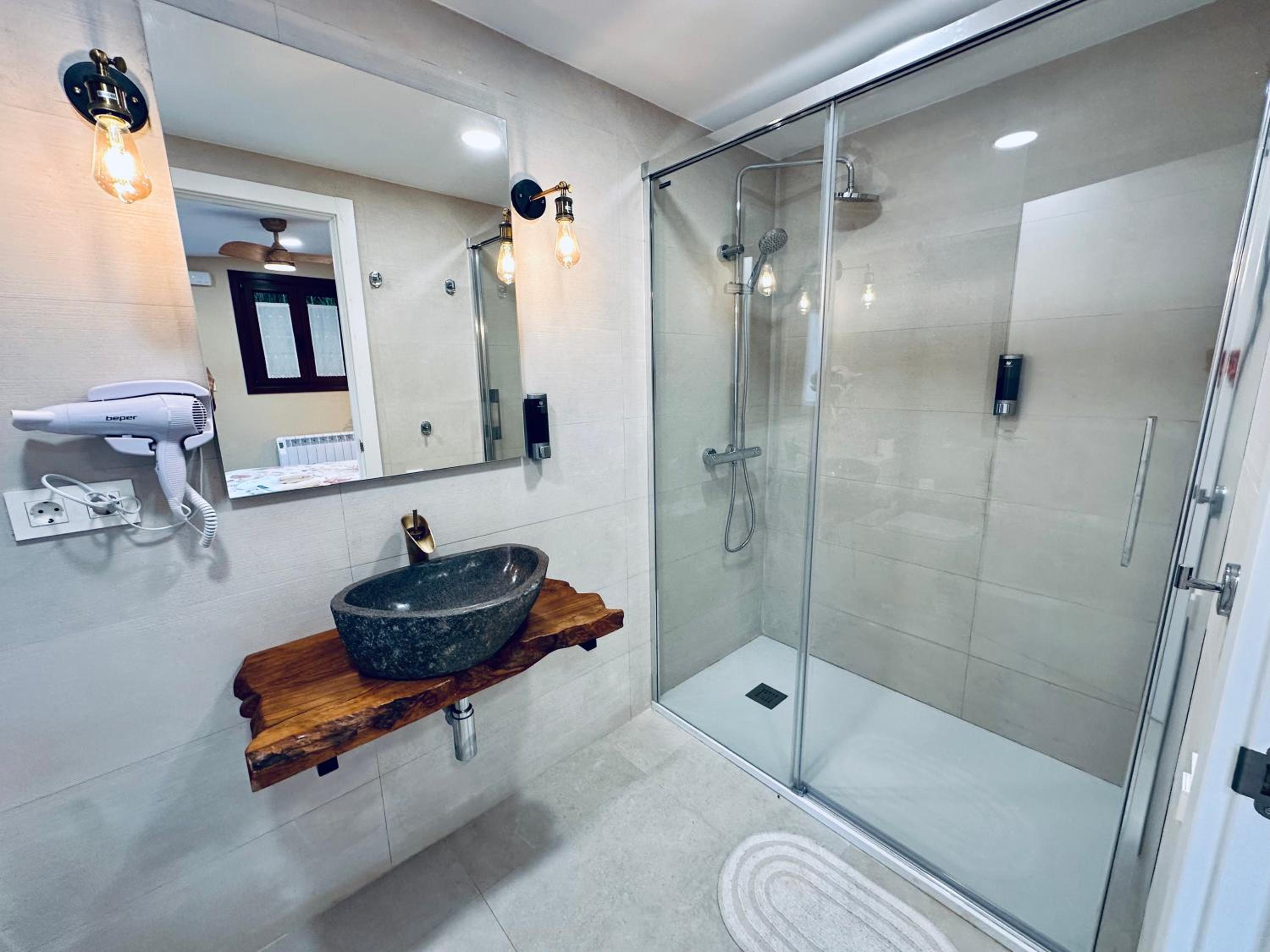 Double Room with Garden View - Photo 3