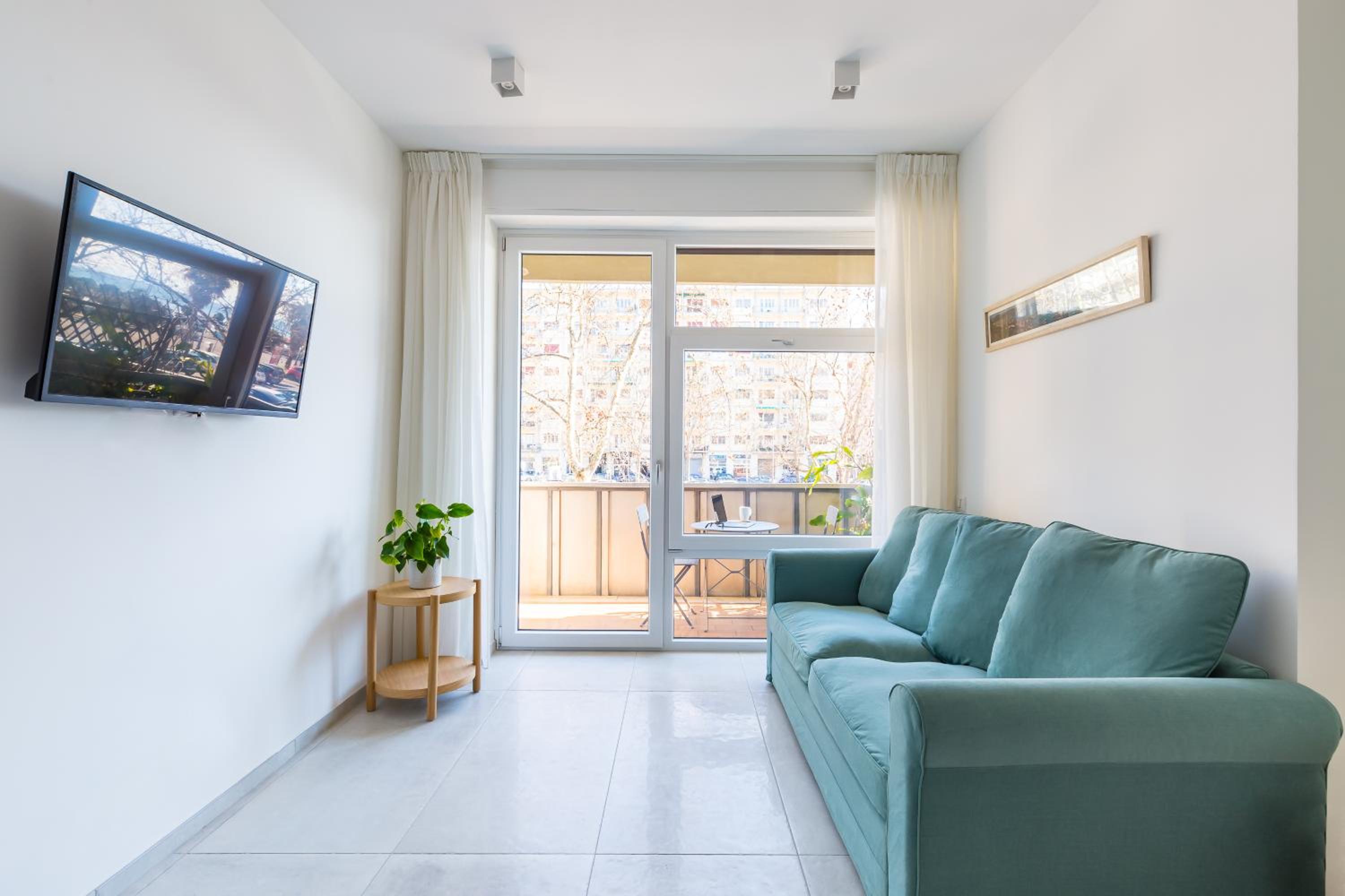 One-Bedroom Apartment