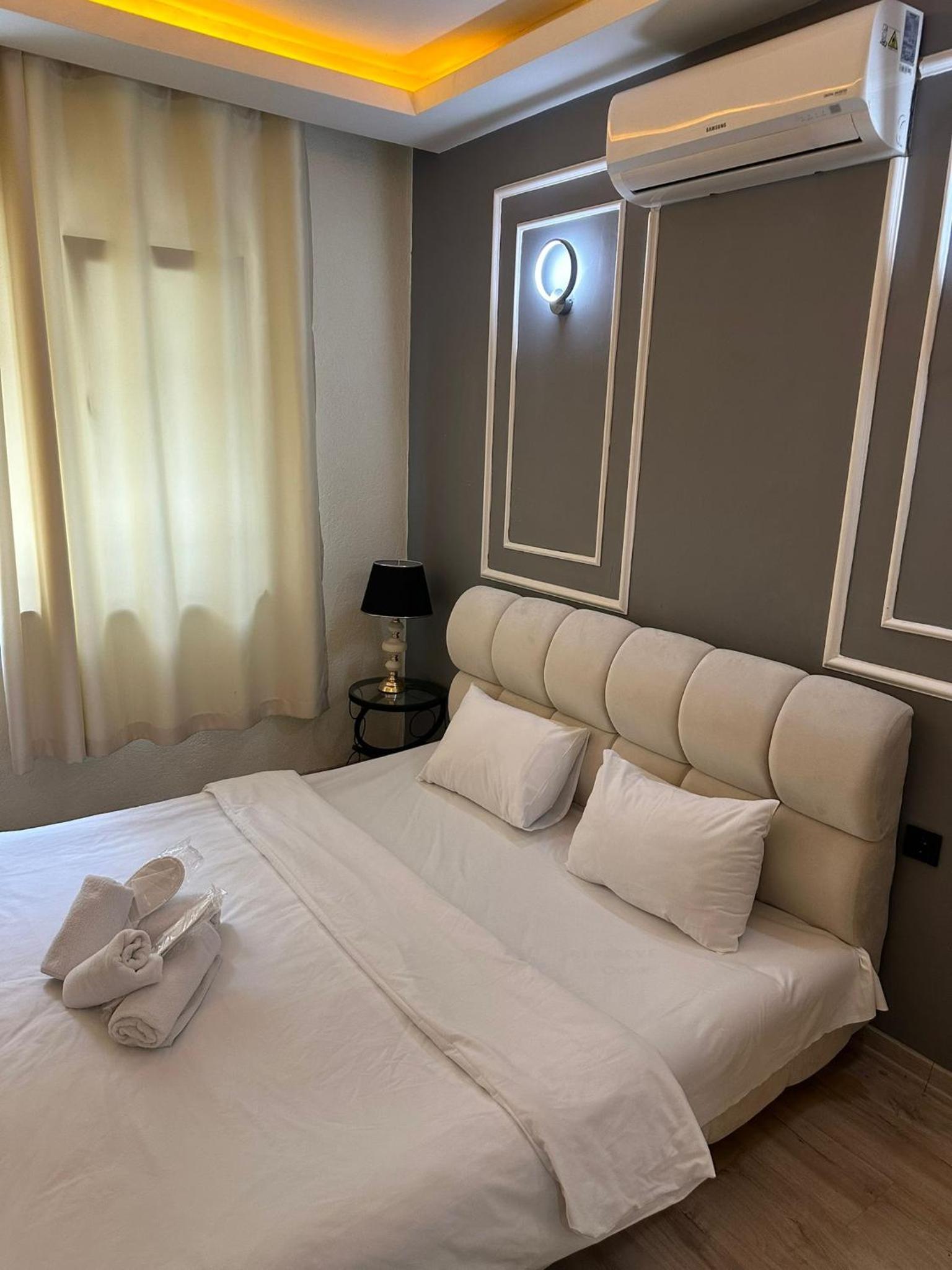 Deluxe Family Room