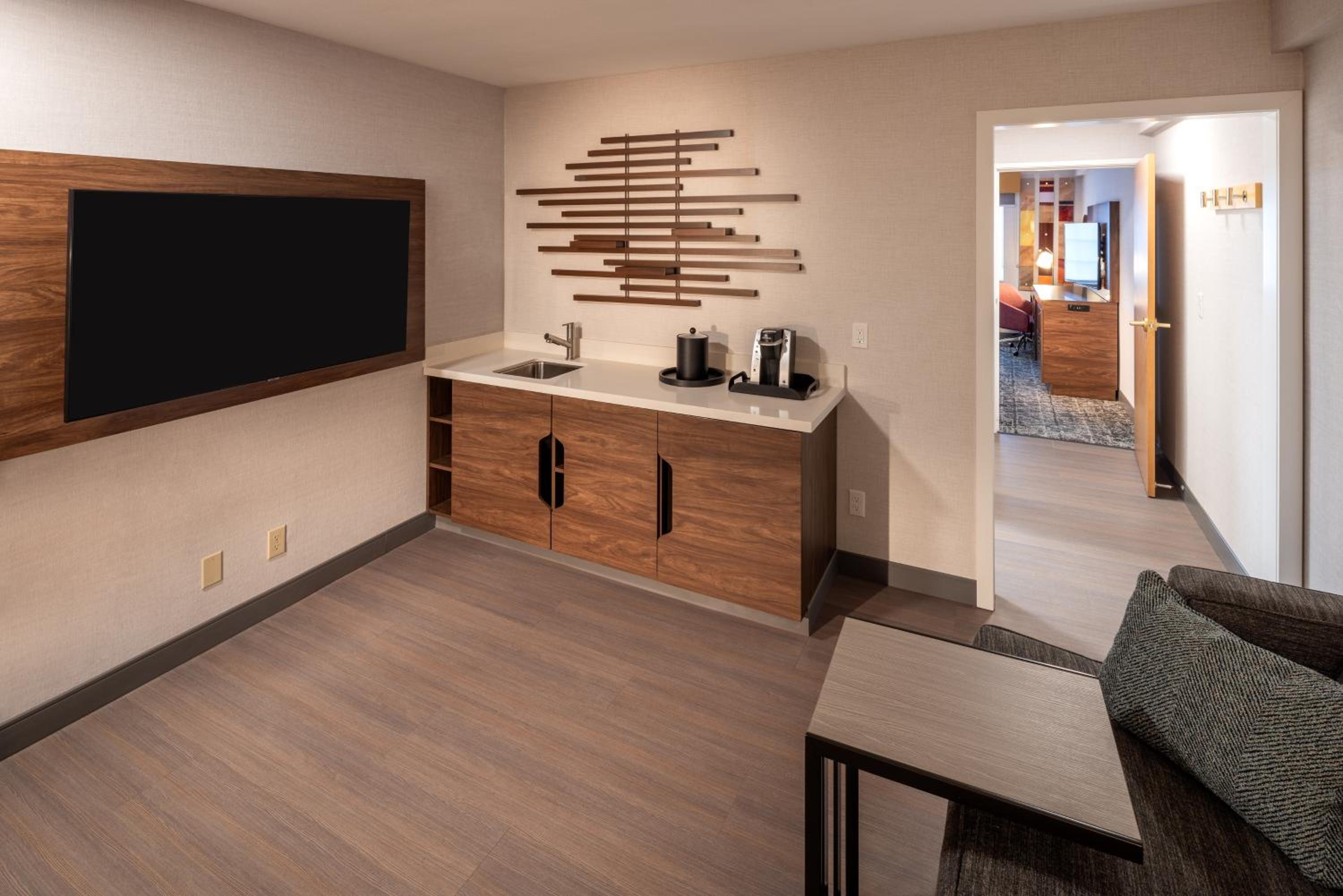 One-Bedroom King Suite - Photo 1