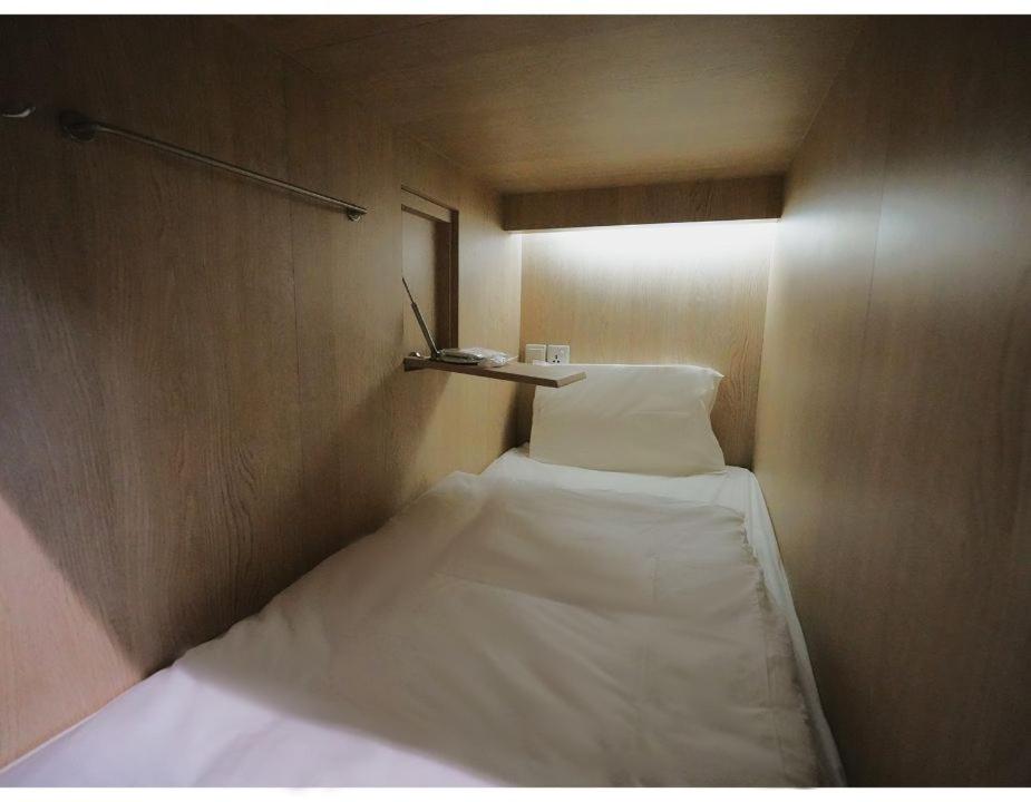 Bunk Bed In Mixed Dormitory Room photo 2