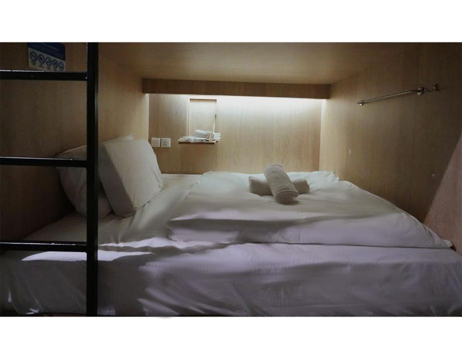 Bunk Bed In Mixed Dormitory Room photo 1