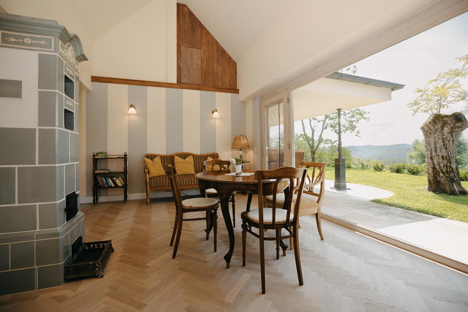 One-Bedroom House photo 1