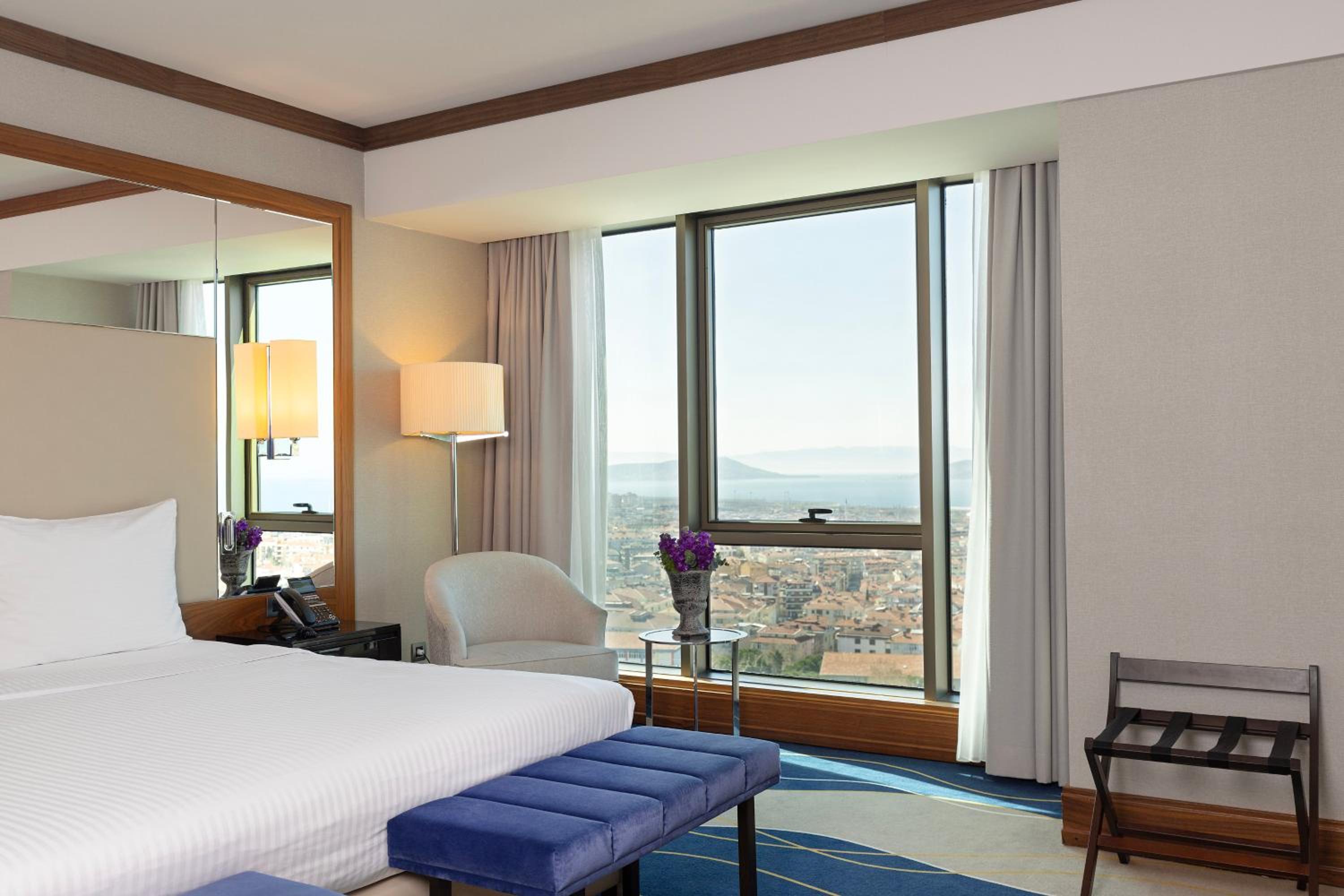 Corner Room with King Size Bed,Sea View photo 2